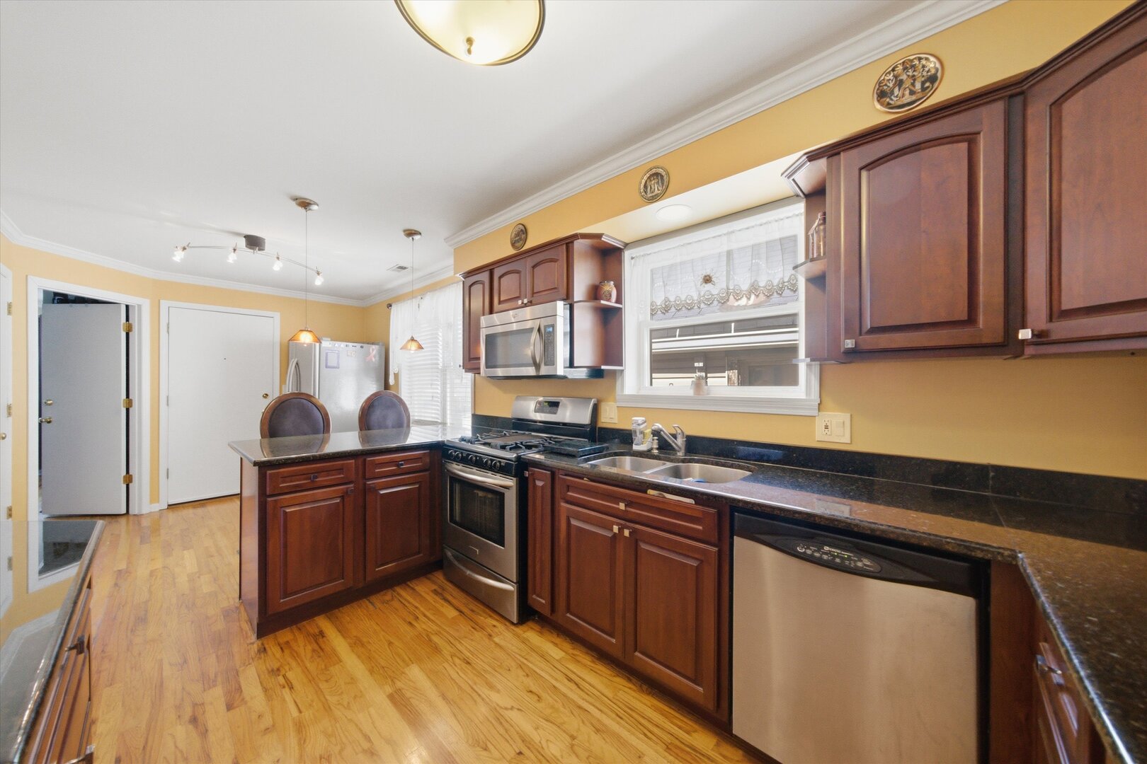 3262 N Elston Avenue Property Photo 10