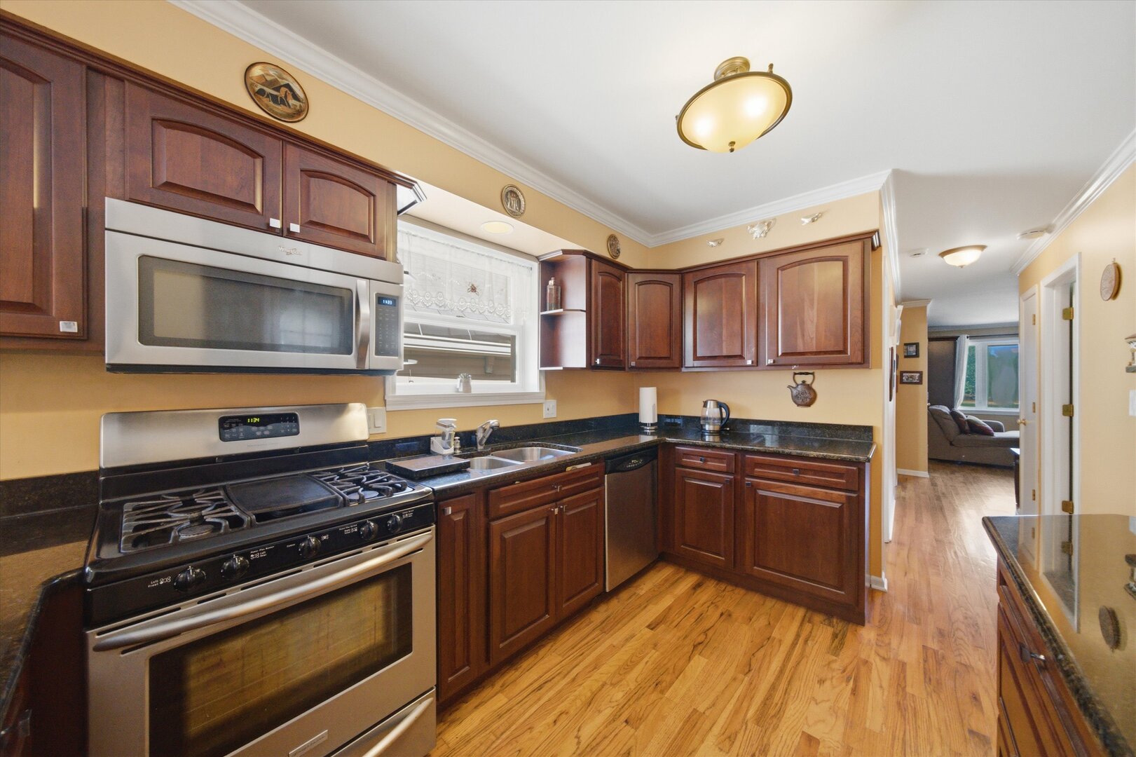 3262 N Elston Avenue Property Photo 11