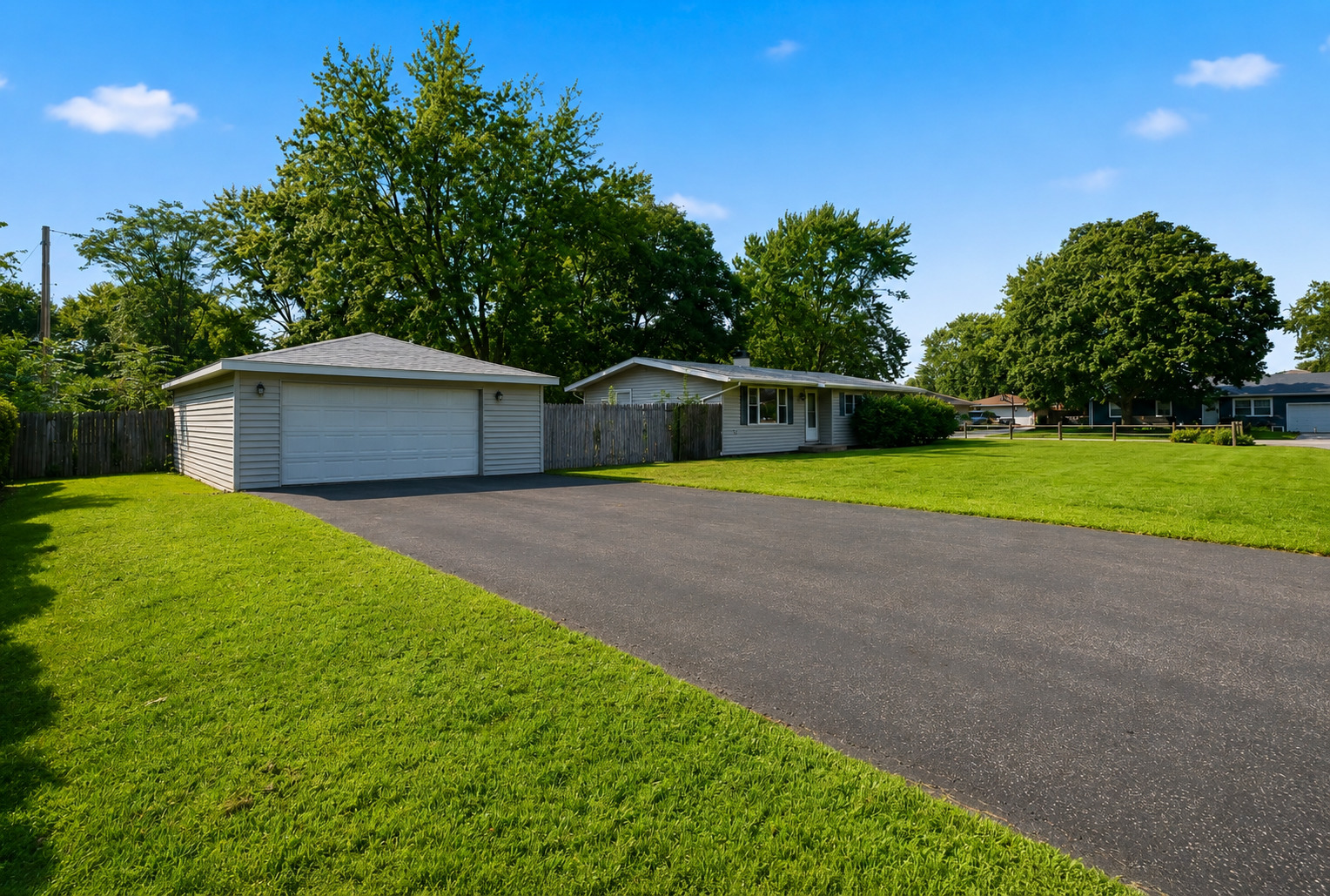 13916 S Meadowbrook Drive Property Photo 1