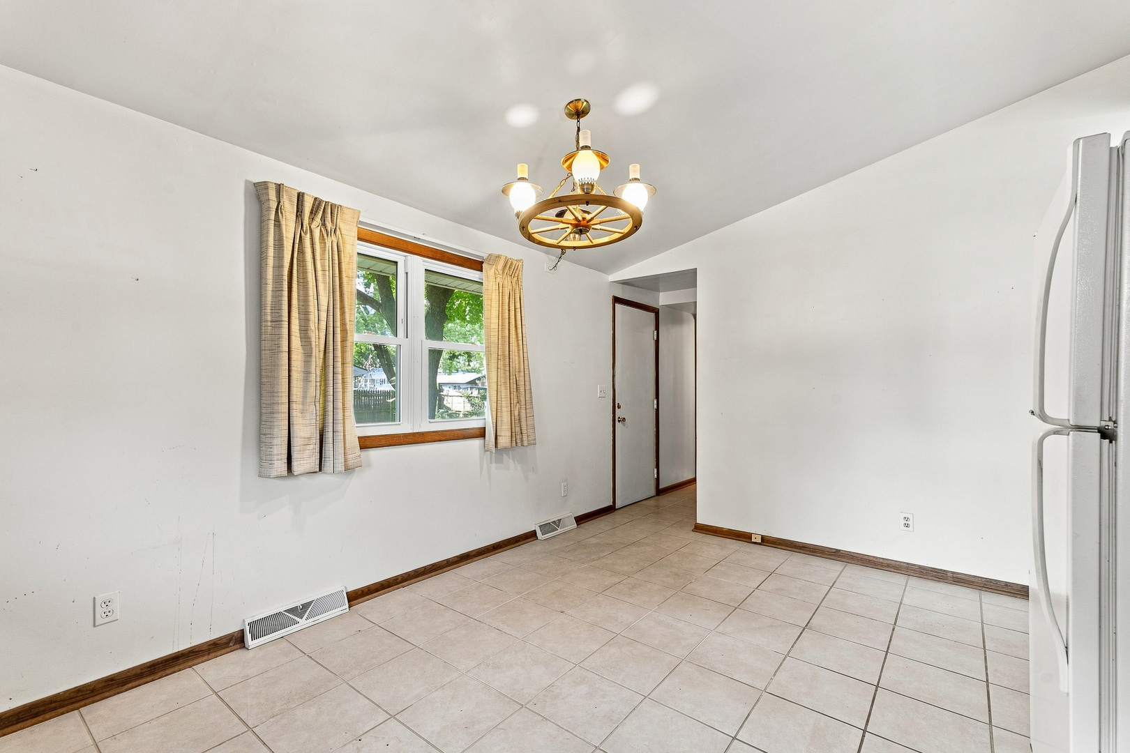 13916 S Meadowbrook Drive Property Photo 9