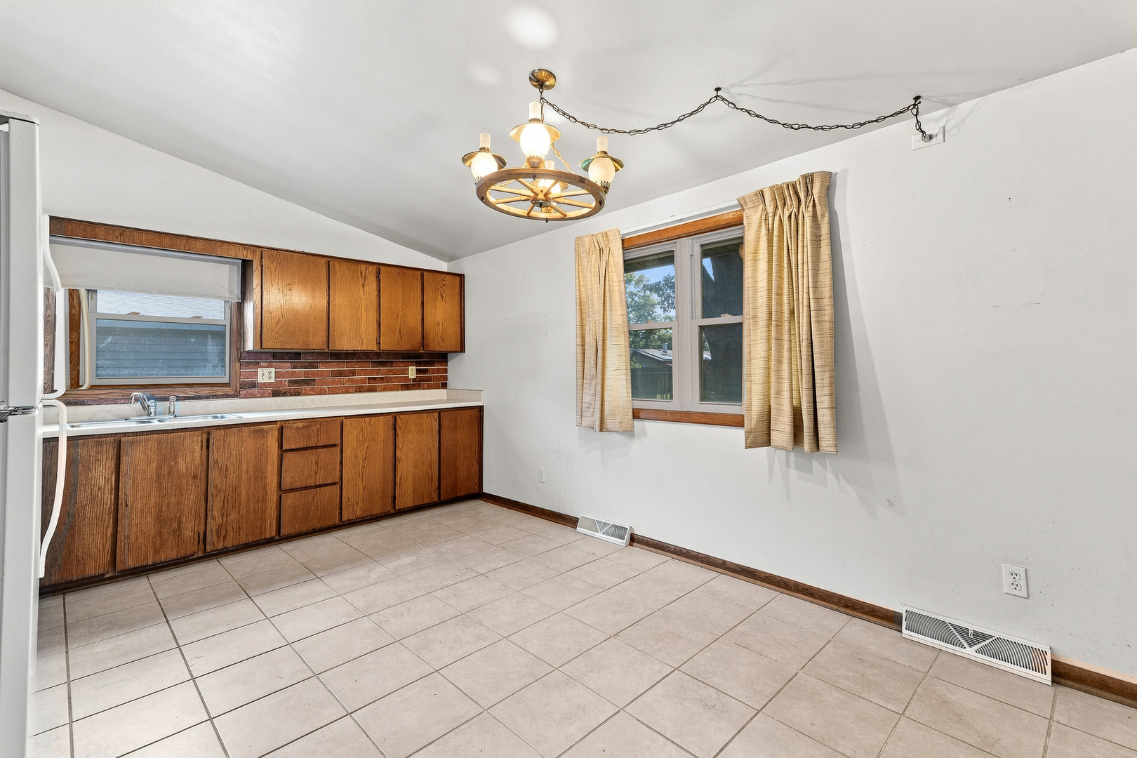 13916 S Meadowbrook Drive Property Photo 10