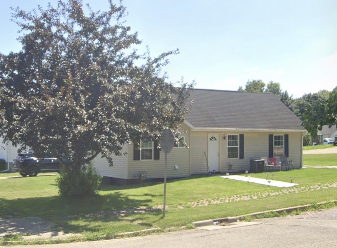 561 Laharpe Street Property Photo 1