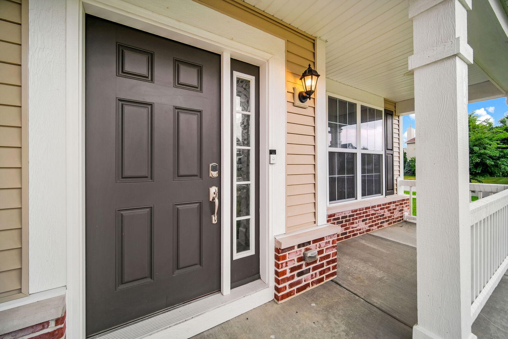 12404 S Blue Water Parkway Property Photo 3