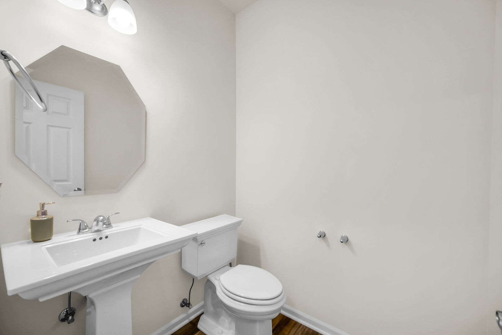 12404 S Blue Water Parkway Property Photo 20
