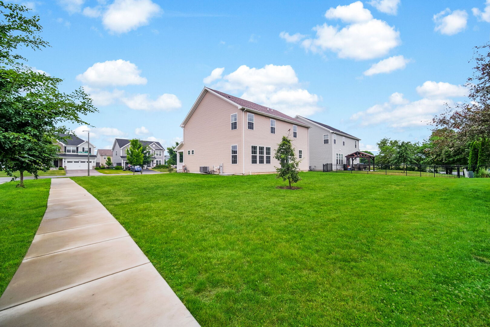 12404 S Blue Water Parkway Property Photo 40
