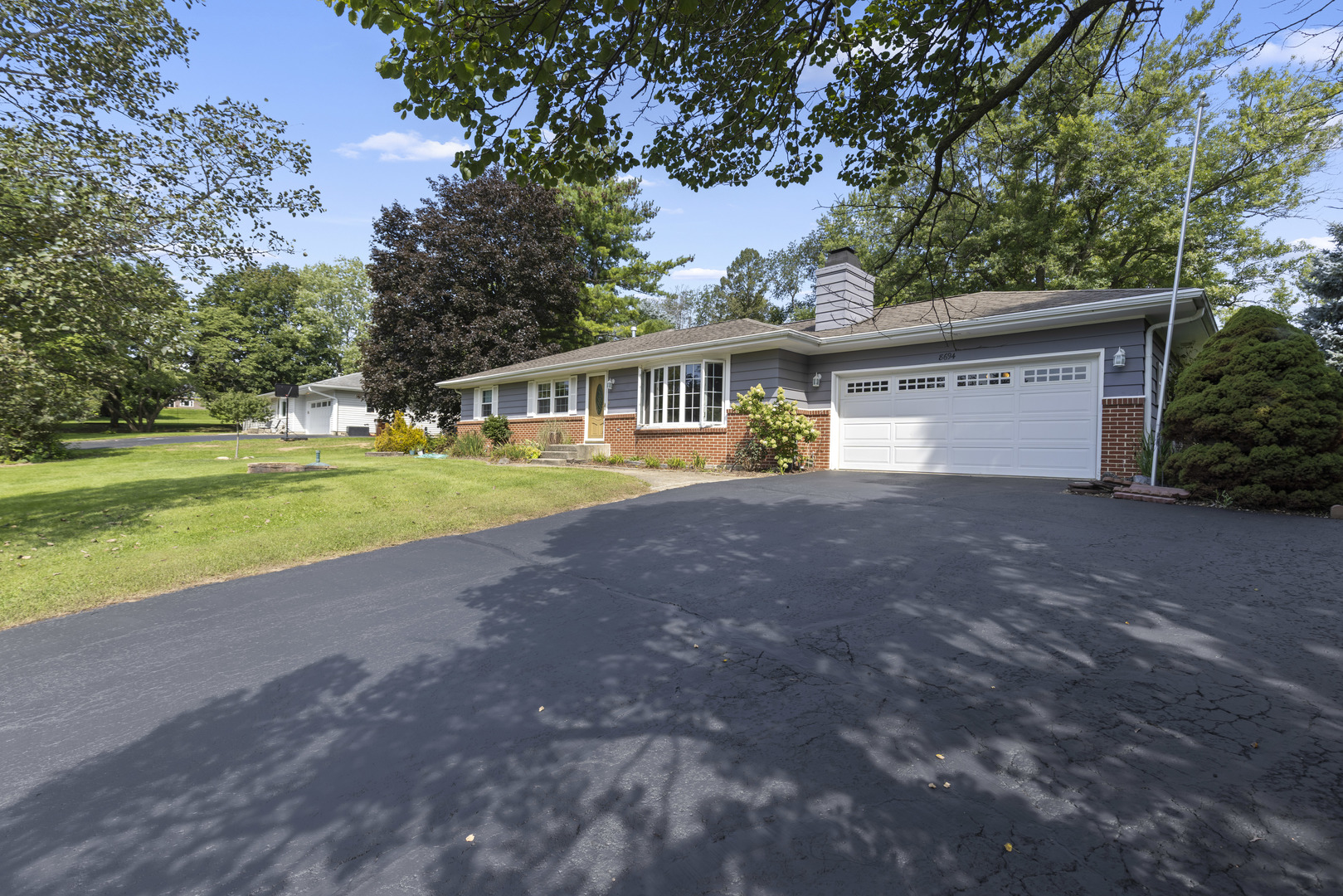 8694 Glacier Drive Property Photo 2