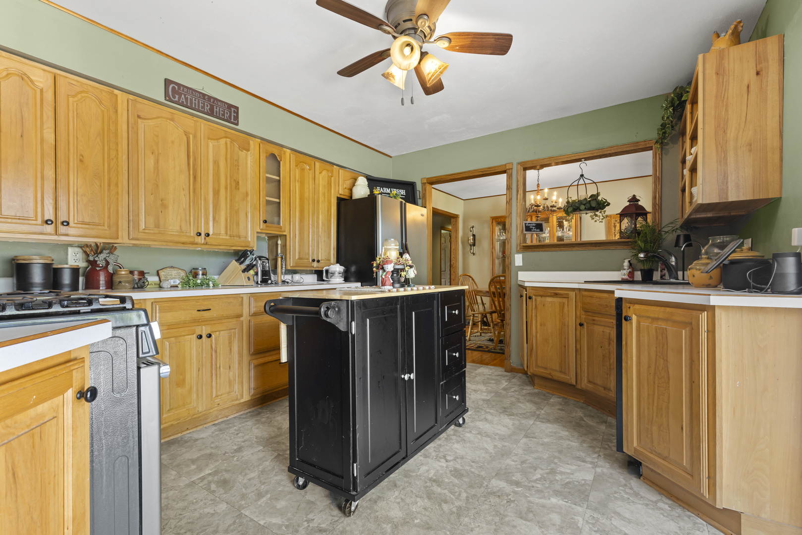 8694 Glacier Drive Property Photo 3