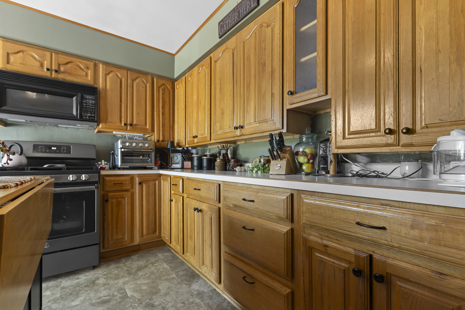 8694 Glacier Drive Property Photo 4