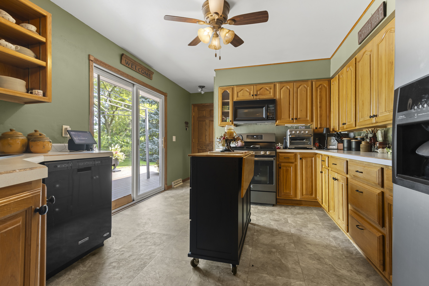 8694 Glacier Drive Property Photo 5