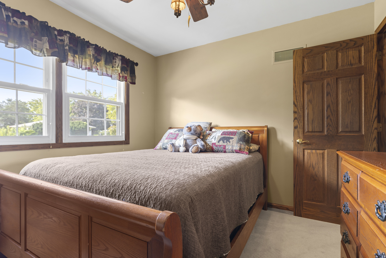 8694 Glacier Drive Property Photo 14