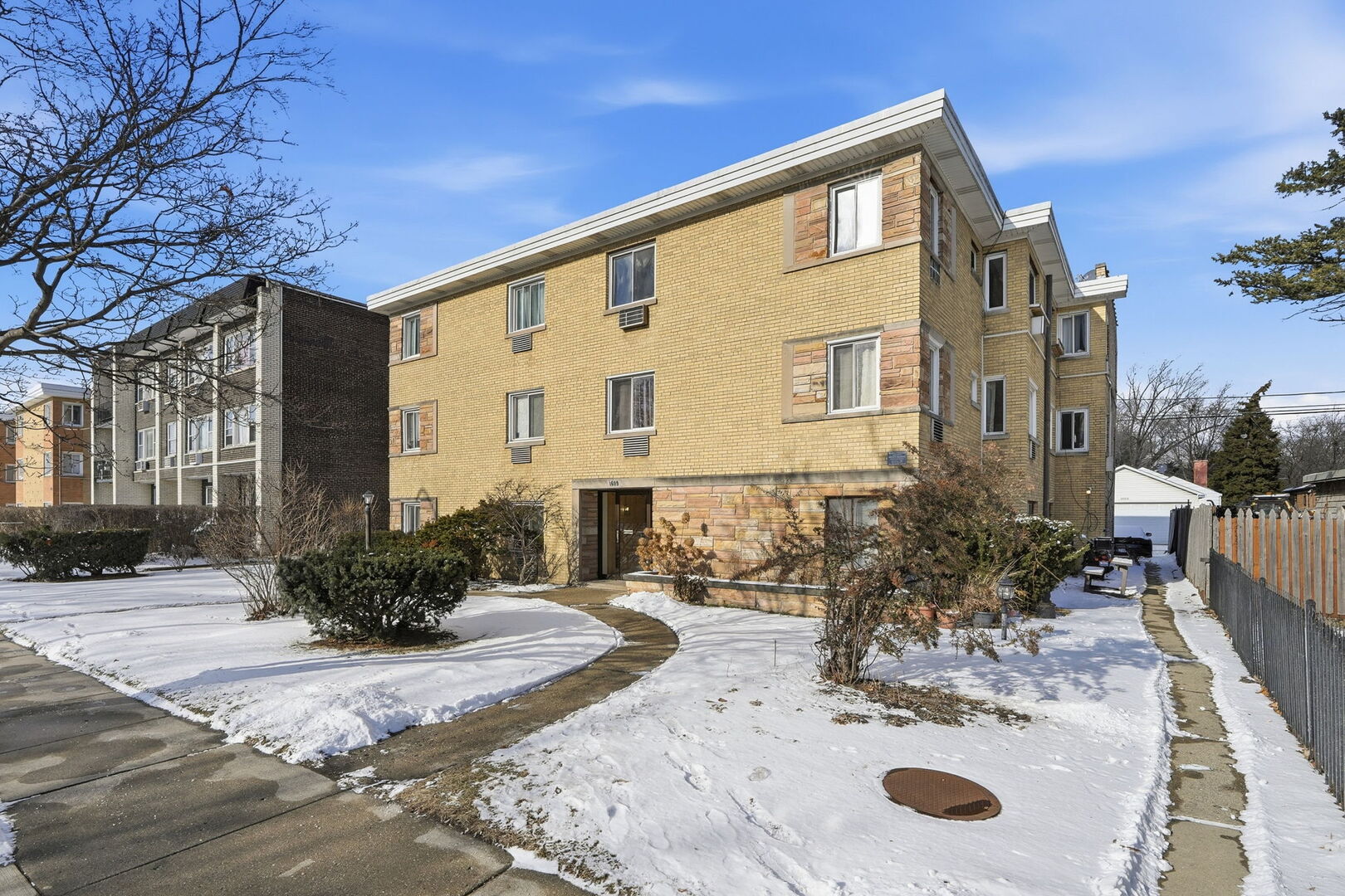 1609 Howard Street 2 Property Photo 1
