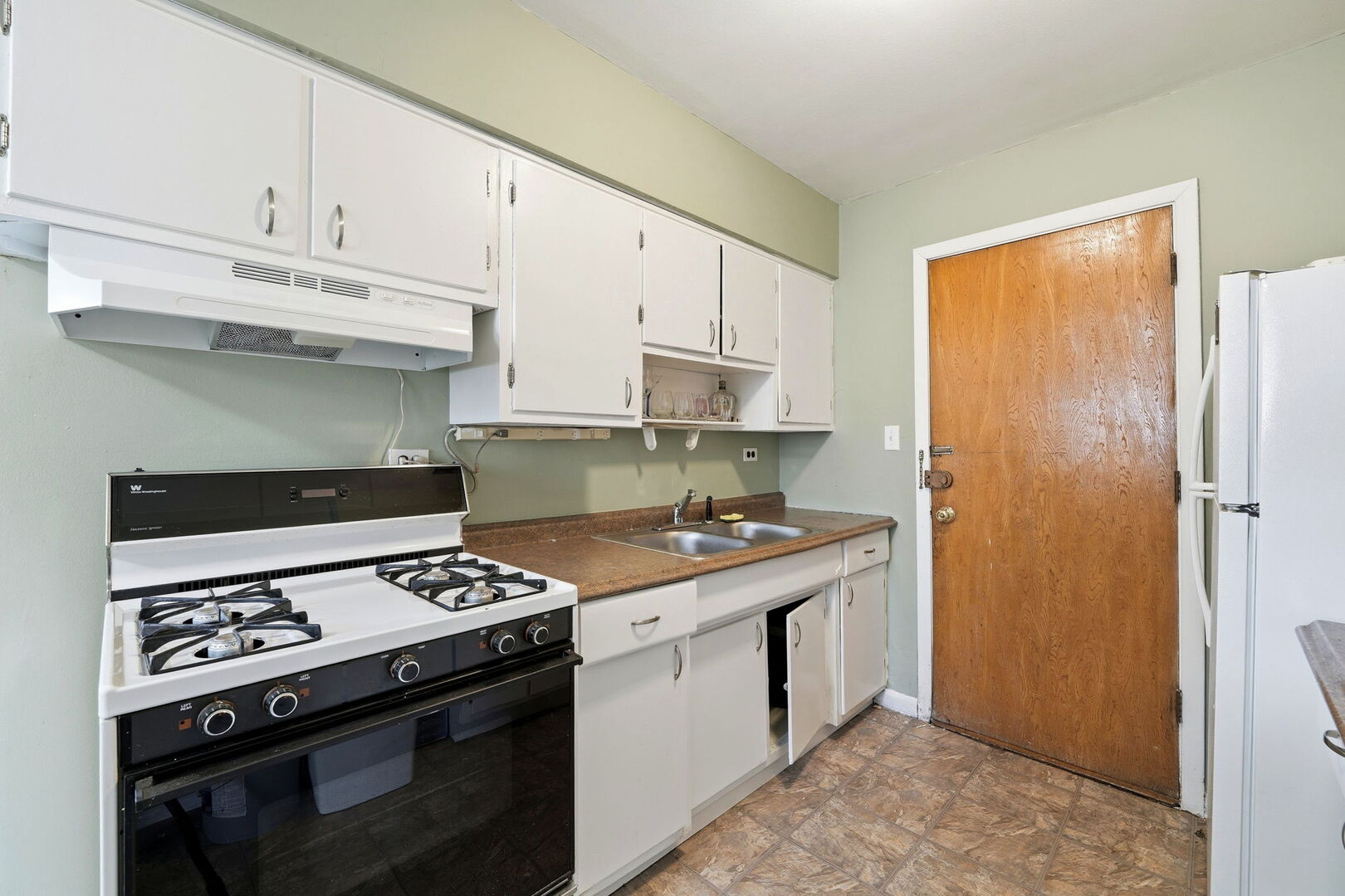 1609 Howard Street 2 Property Photo 8
