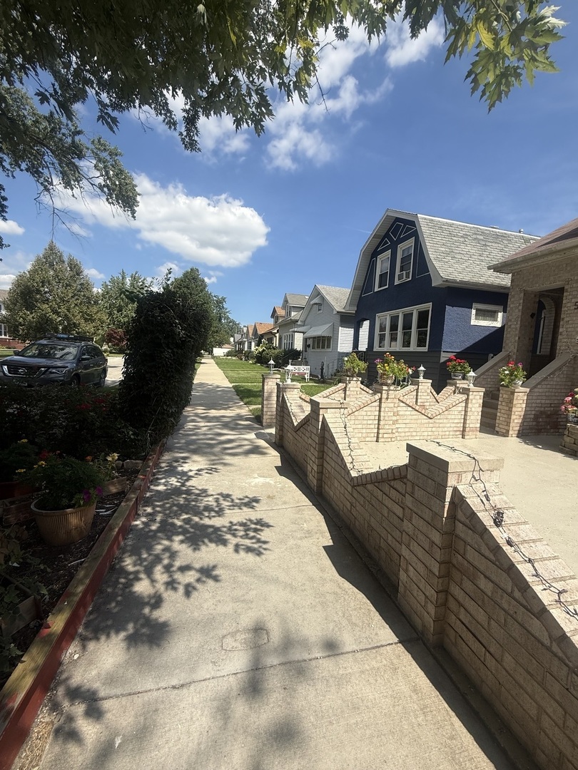 5117 N Kolmar Avenue Property Photo 4