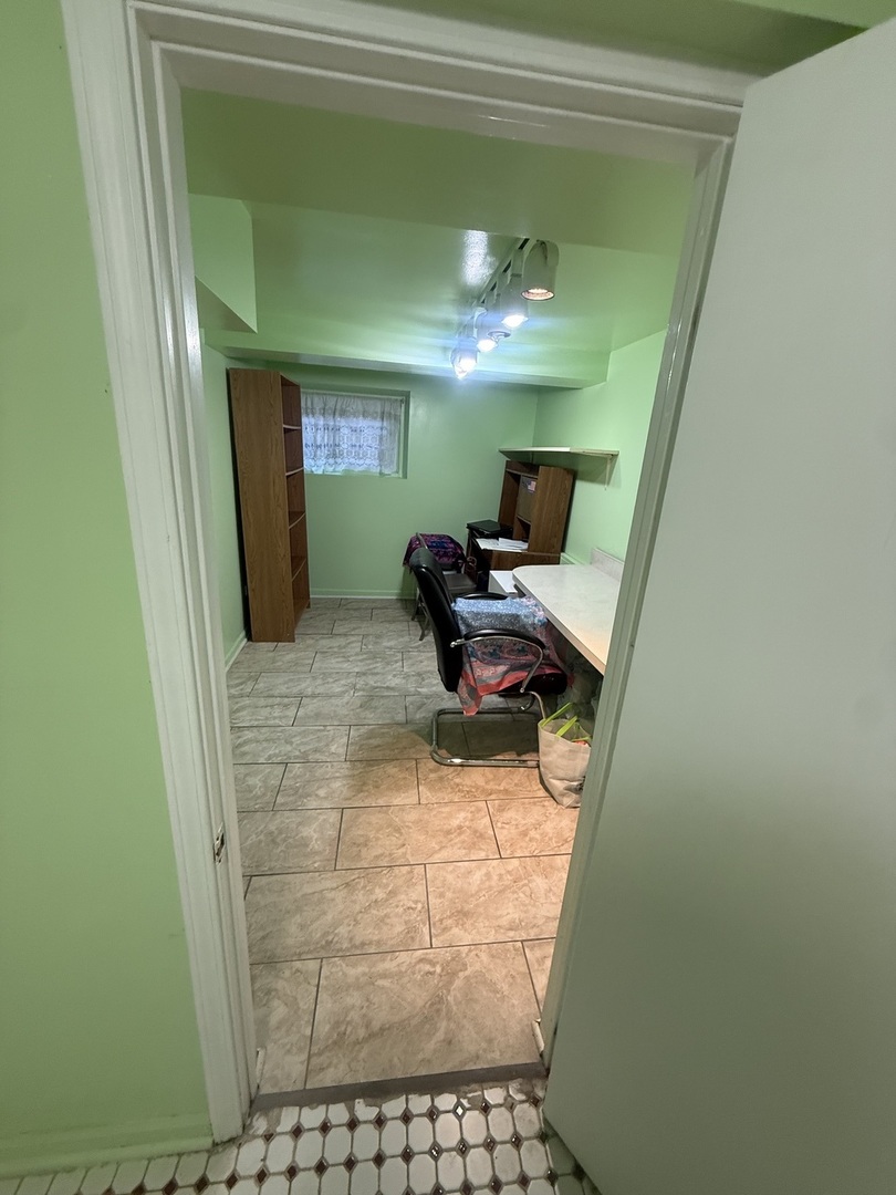 5117 N Kolmar Avenue Property Photo 24