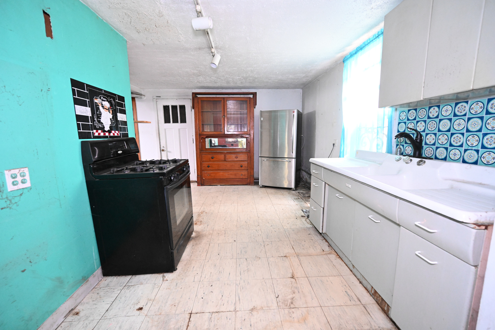 2638 W Medill Avenue Property Photo 4
