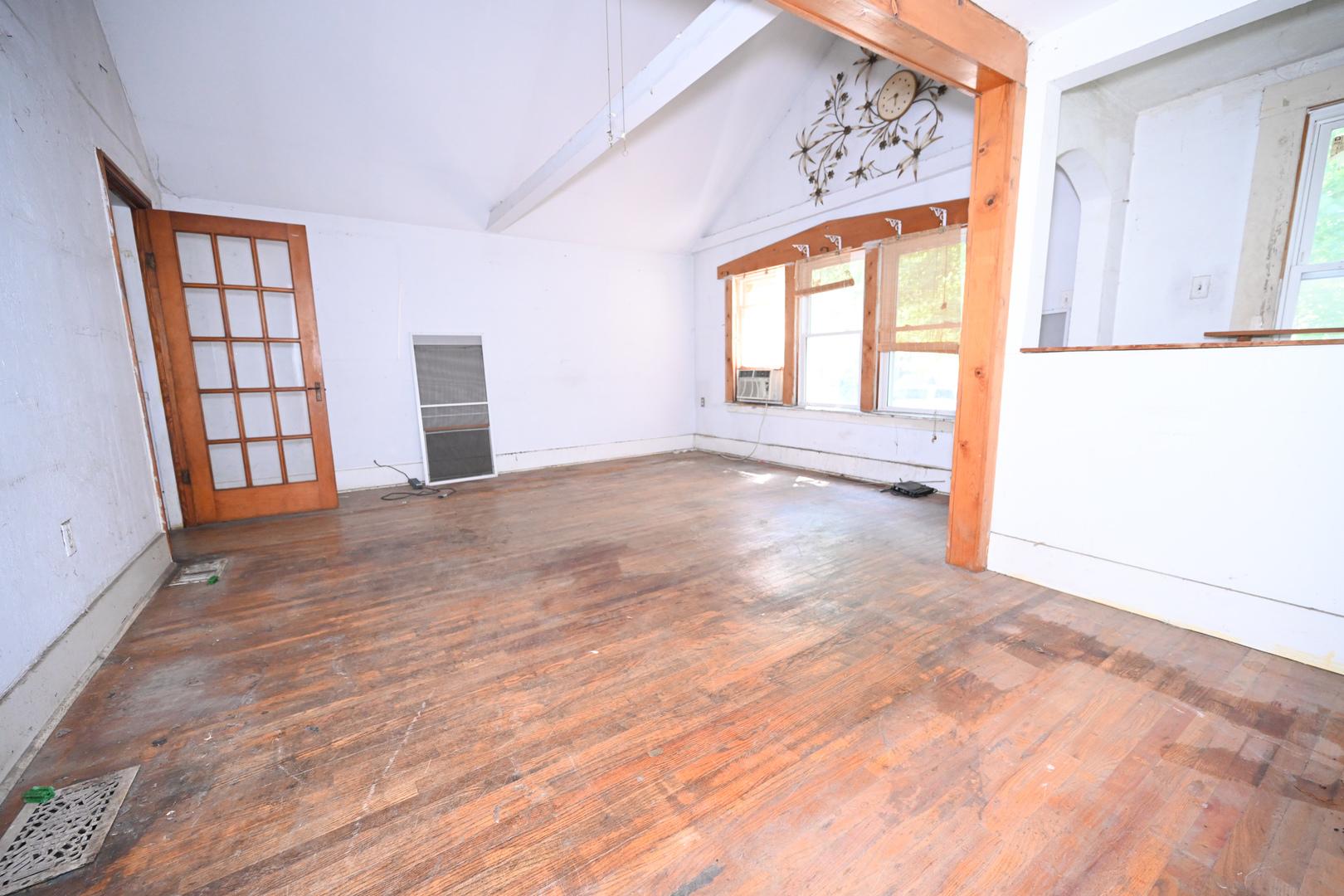 2638 W Medill Avenue Property Photo 8