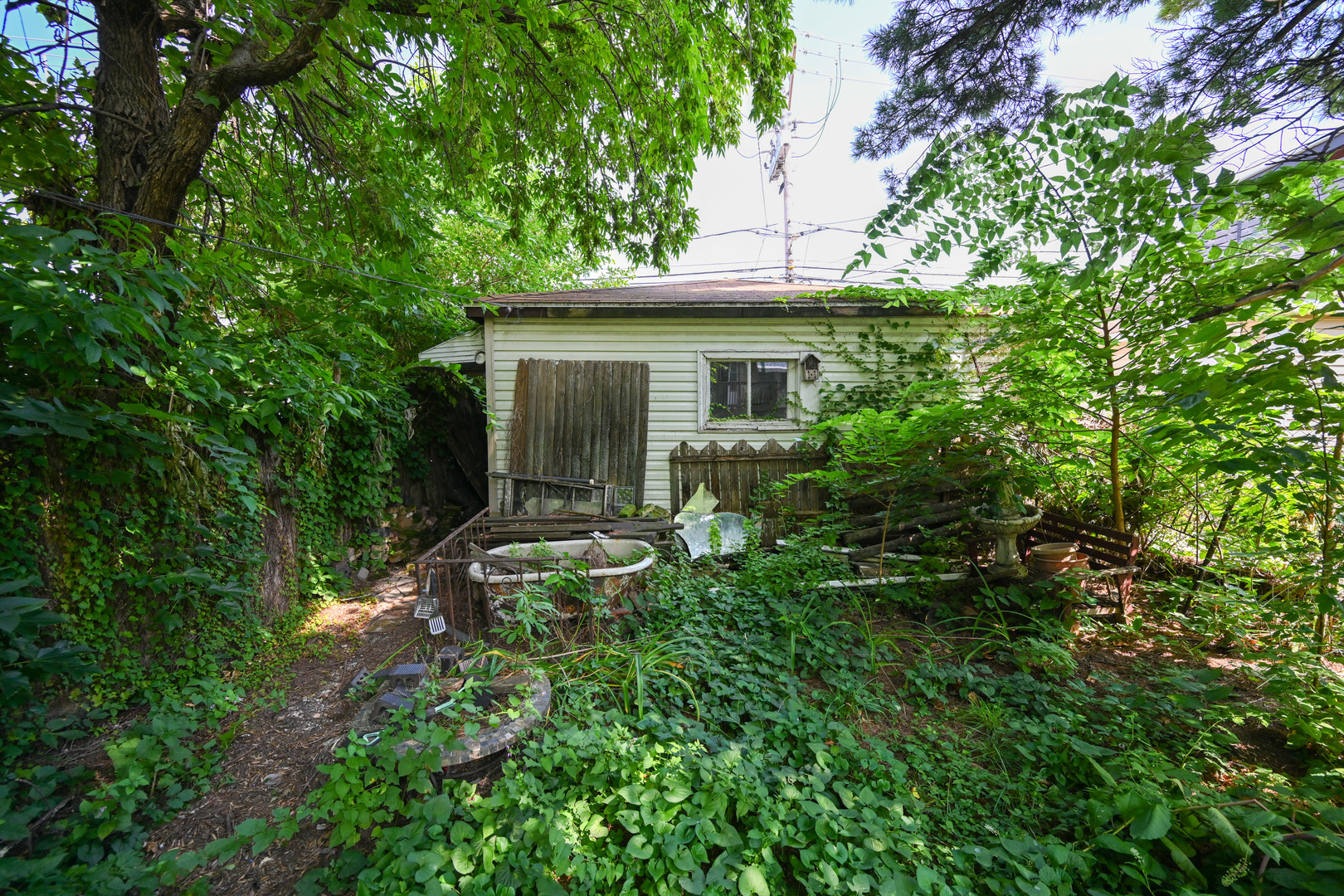 2638 W Medill Avenue Property Photo 13