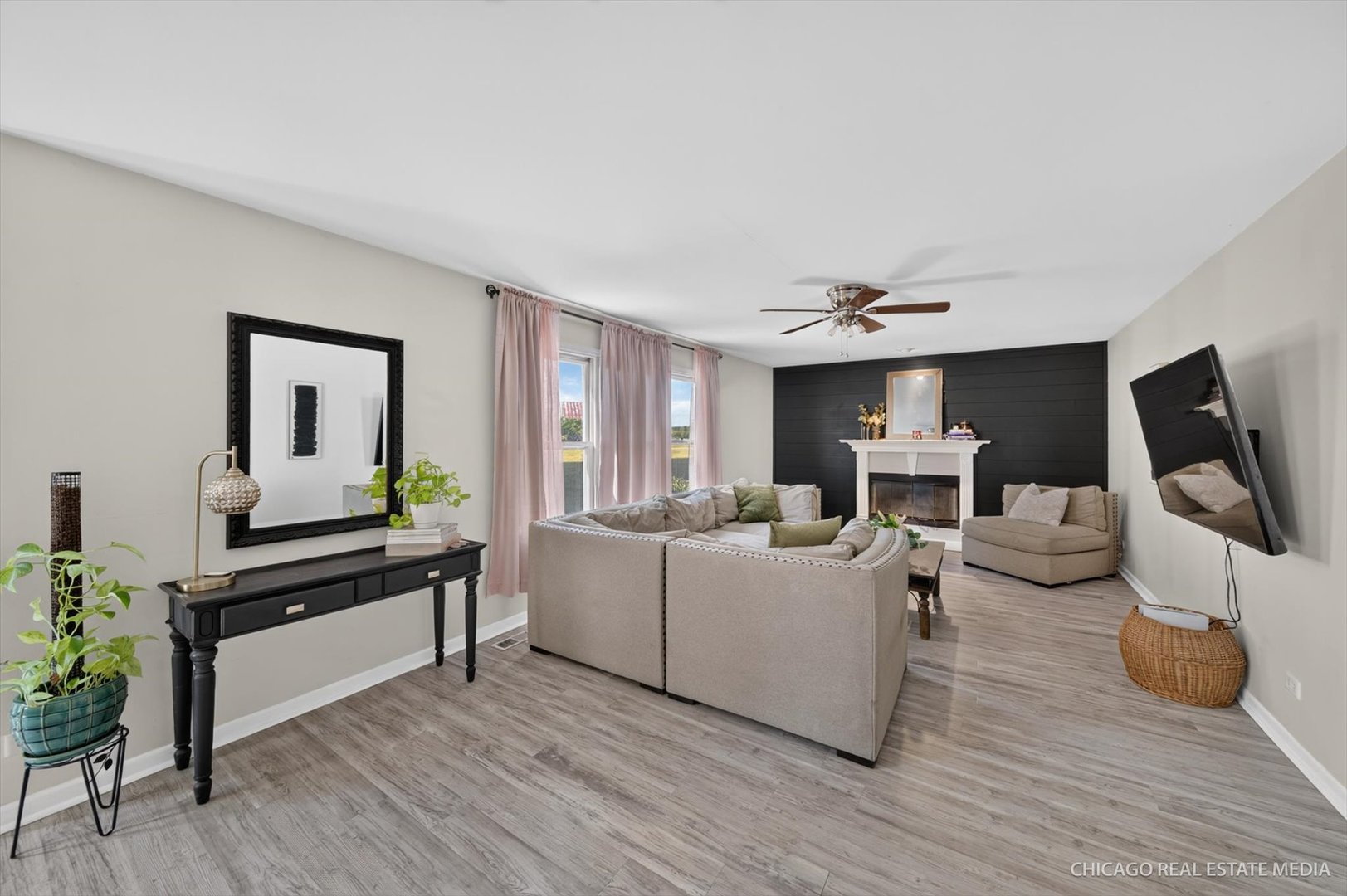525 Cheshire Court Property Photo 8
