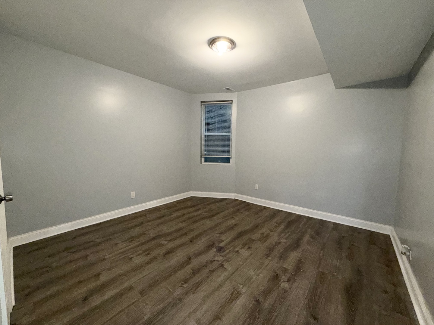 7724 S Essex Avenue 2 Property Photo 4