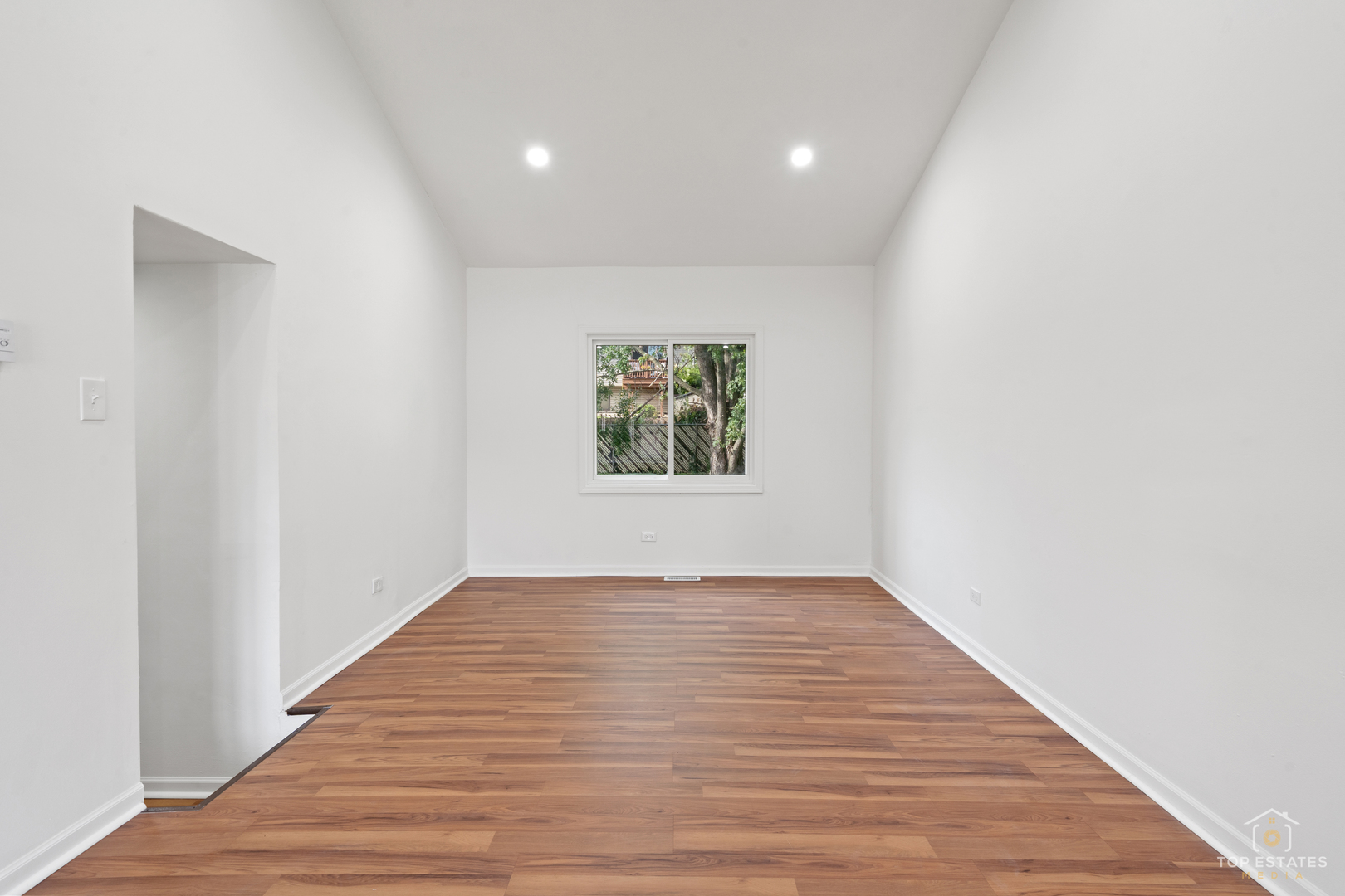 4930 187th Street Property Photo 11