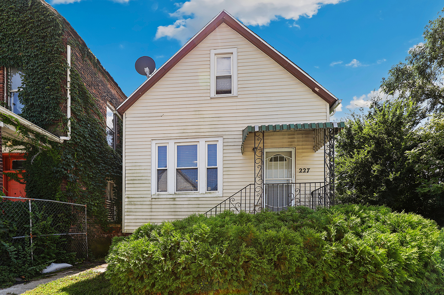 227 154th Place Property Photo 1