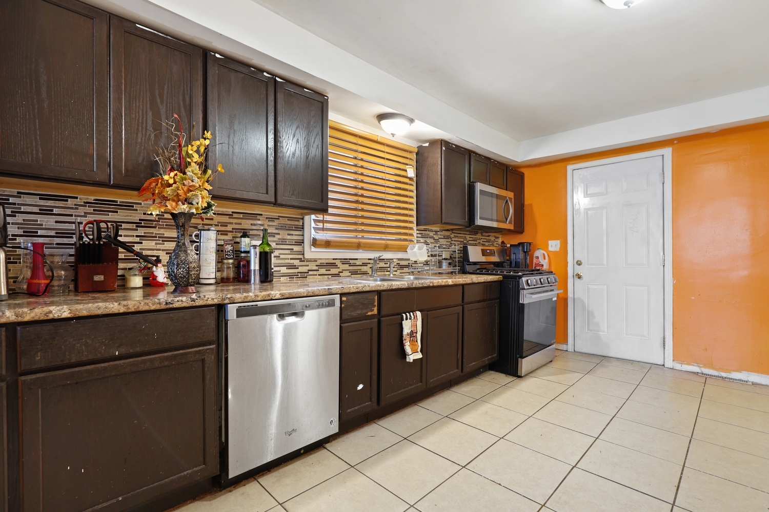 227 154th Place Property Photo 4