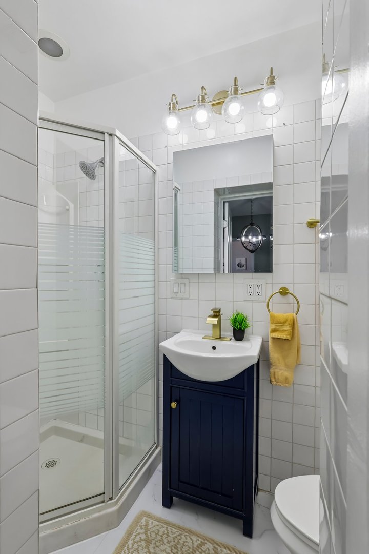 2202 N Clybourn Avenue 3 Property Photo 23