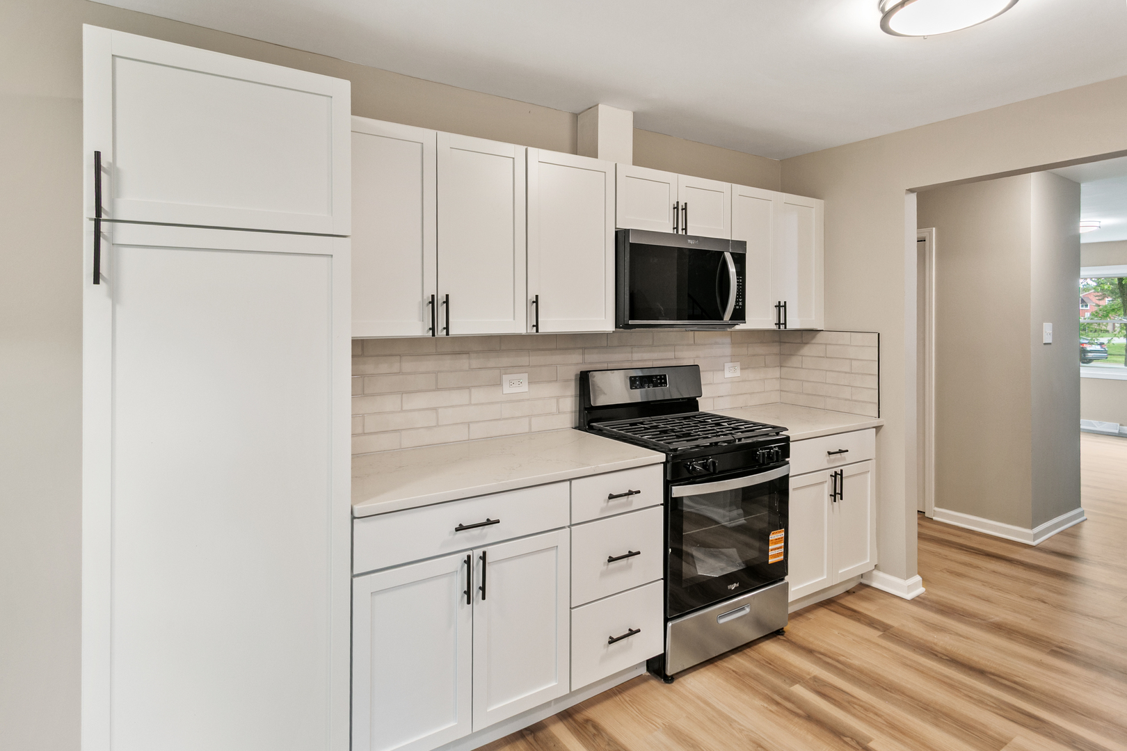 326 S Minerva Avenue Property Photo 12