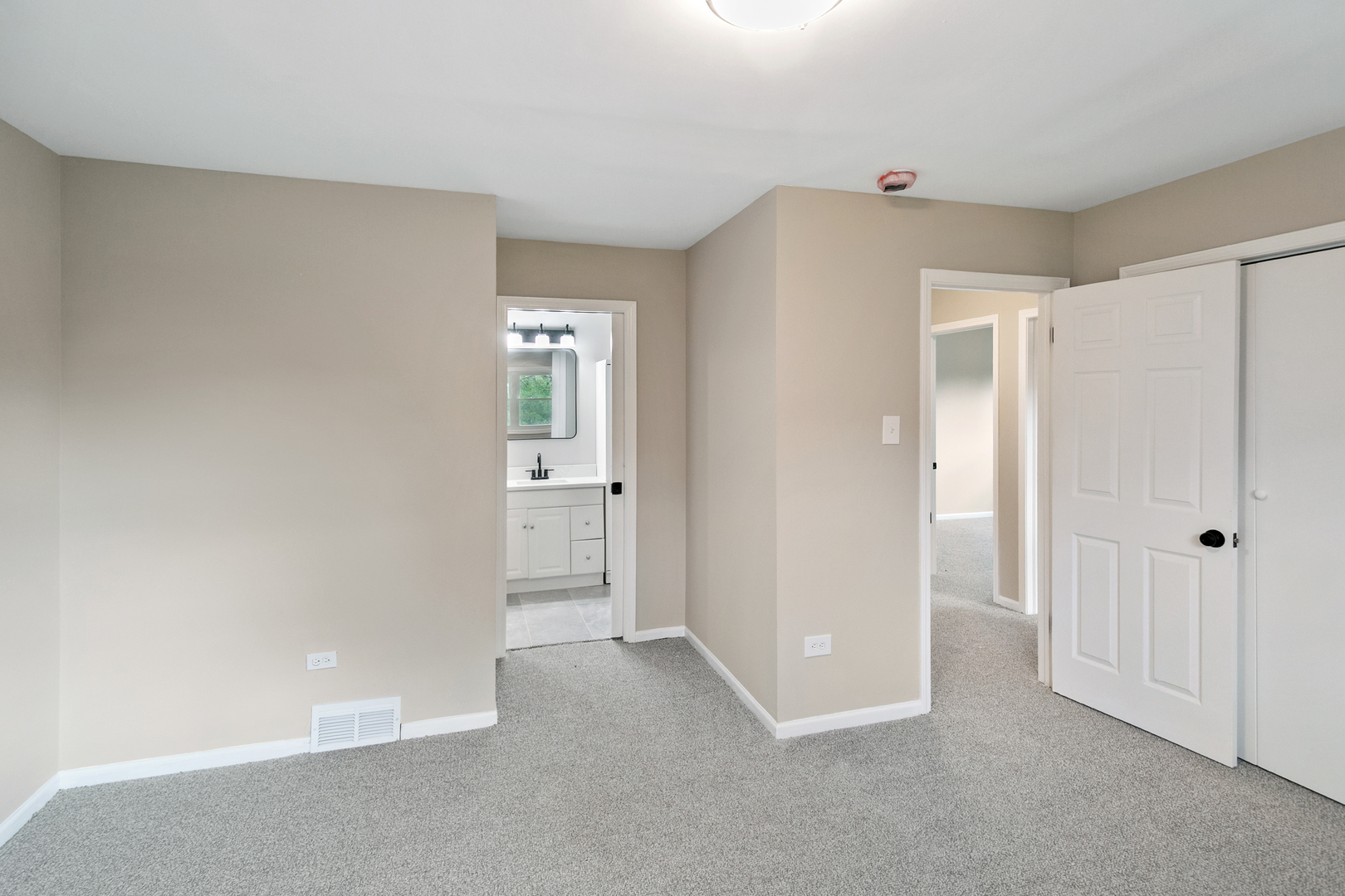 326 S Minerva Avenue Property Photo 17