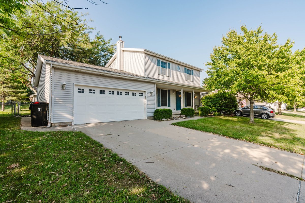 304 Jenny Lind Drive Property Photo 2