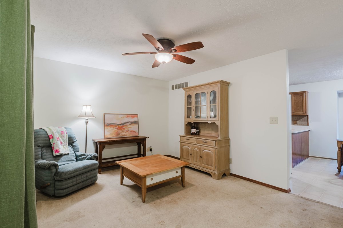 304 Jenny Lind Drive Property Photo 6