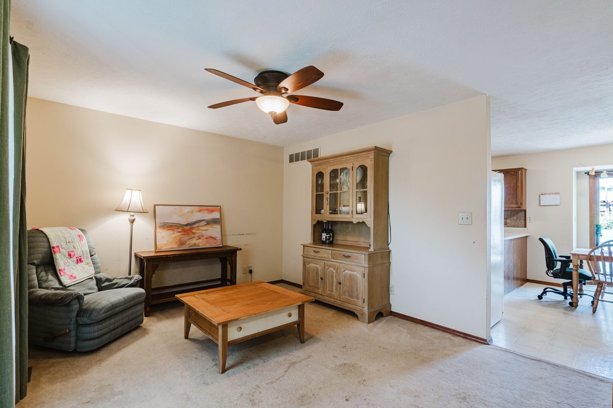304 Jenny Lind Drive Property Photo 8