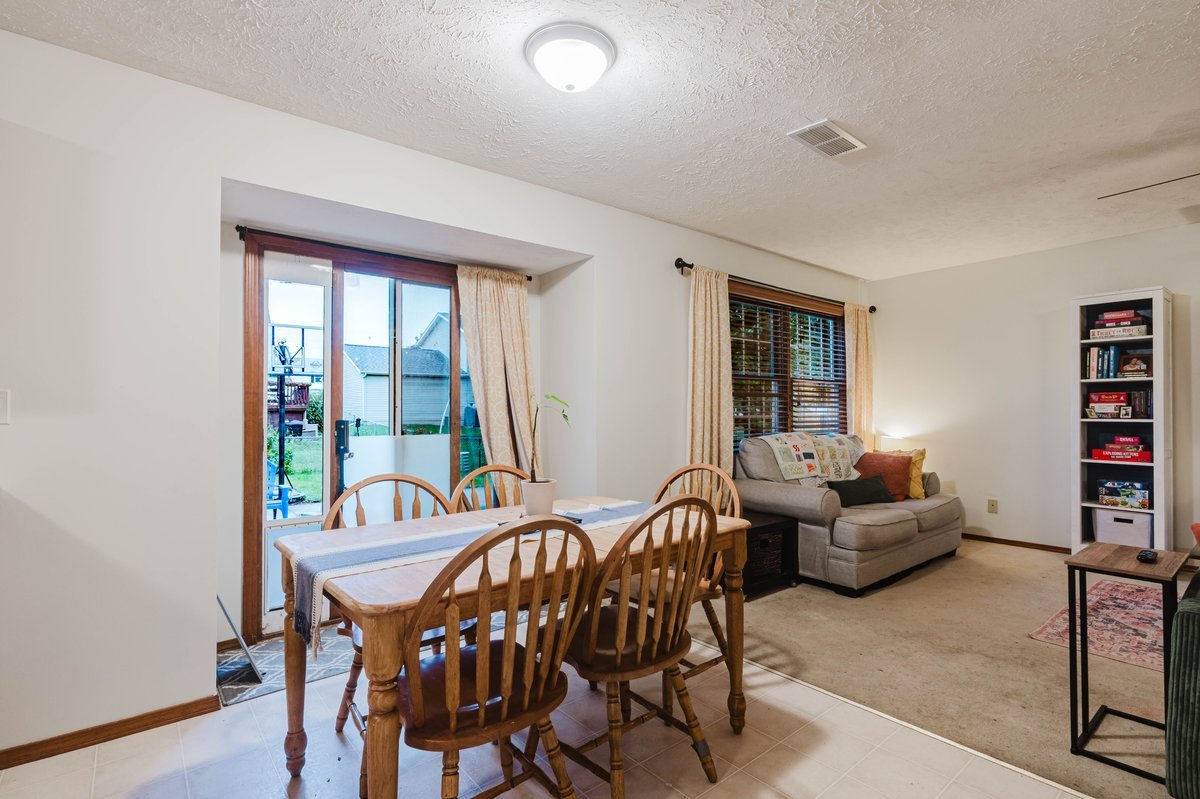 304 Jenny Lind Drive Property Photo 10