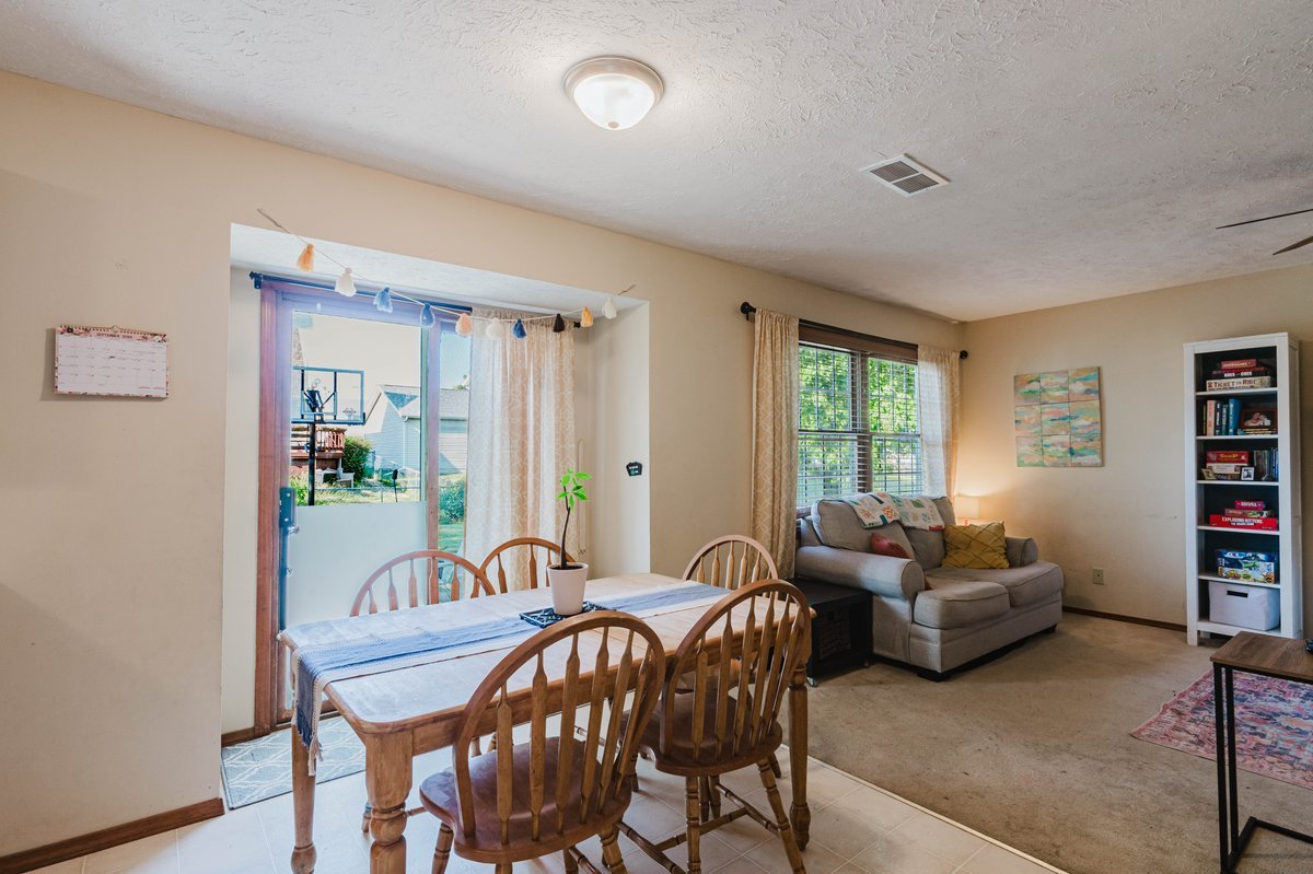 304 Jenny Lind Drive Property Photo 11