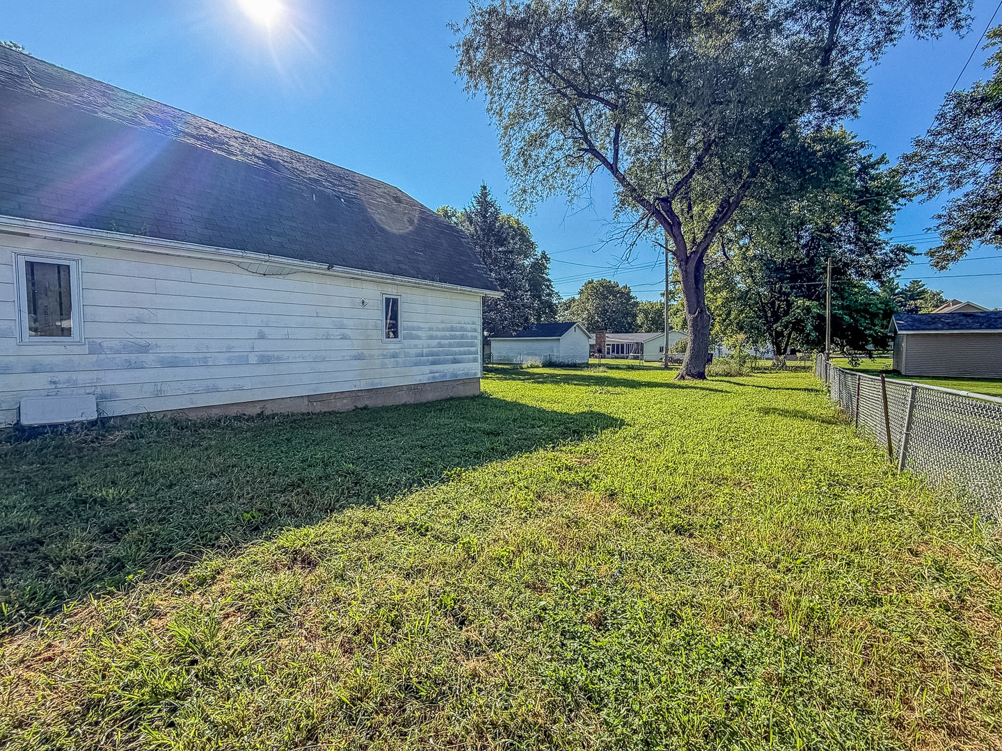 311 E Mckibben Street Property Photo 17