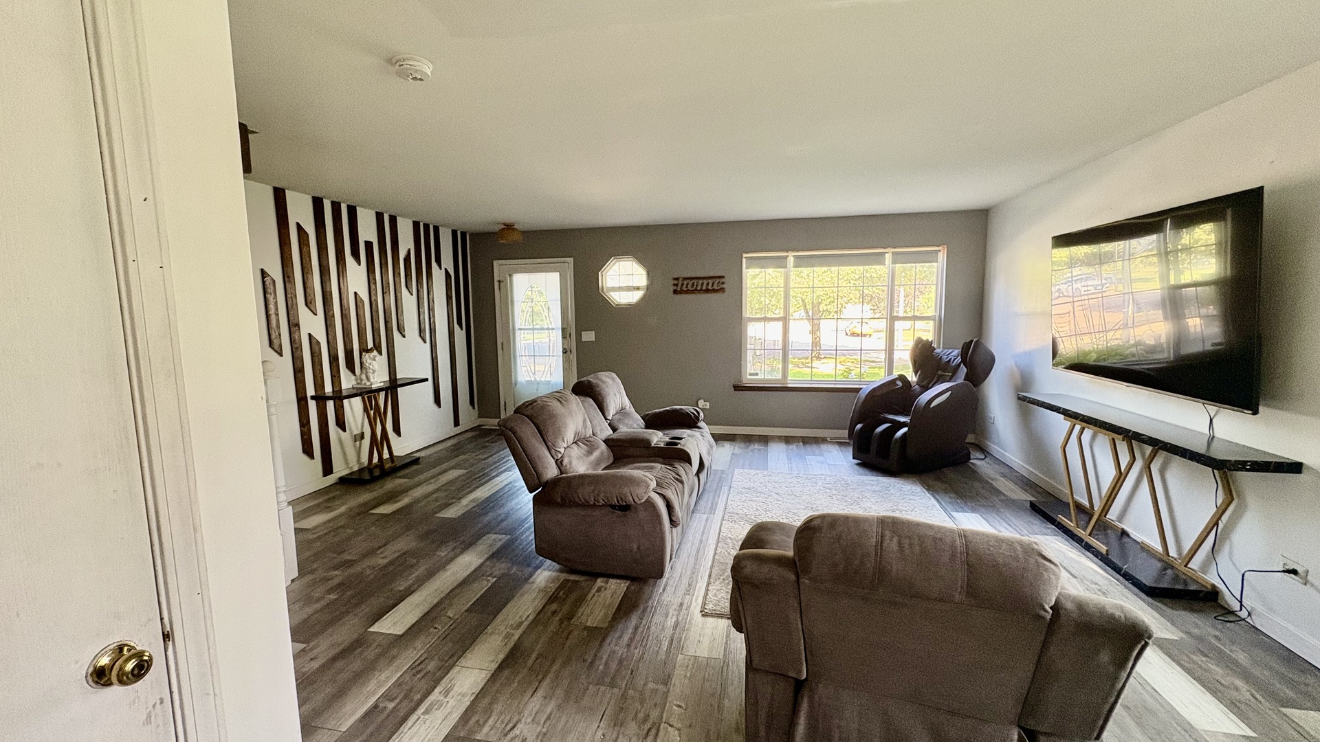 1178 Golden Oaks Parkway Property Photo 3