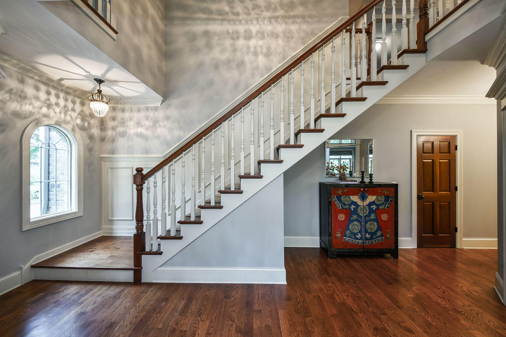 605 Thornwood Drive Property Photo 3