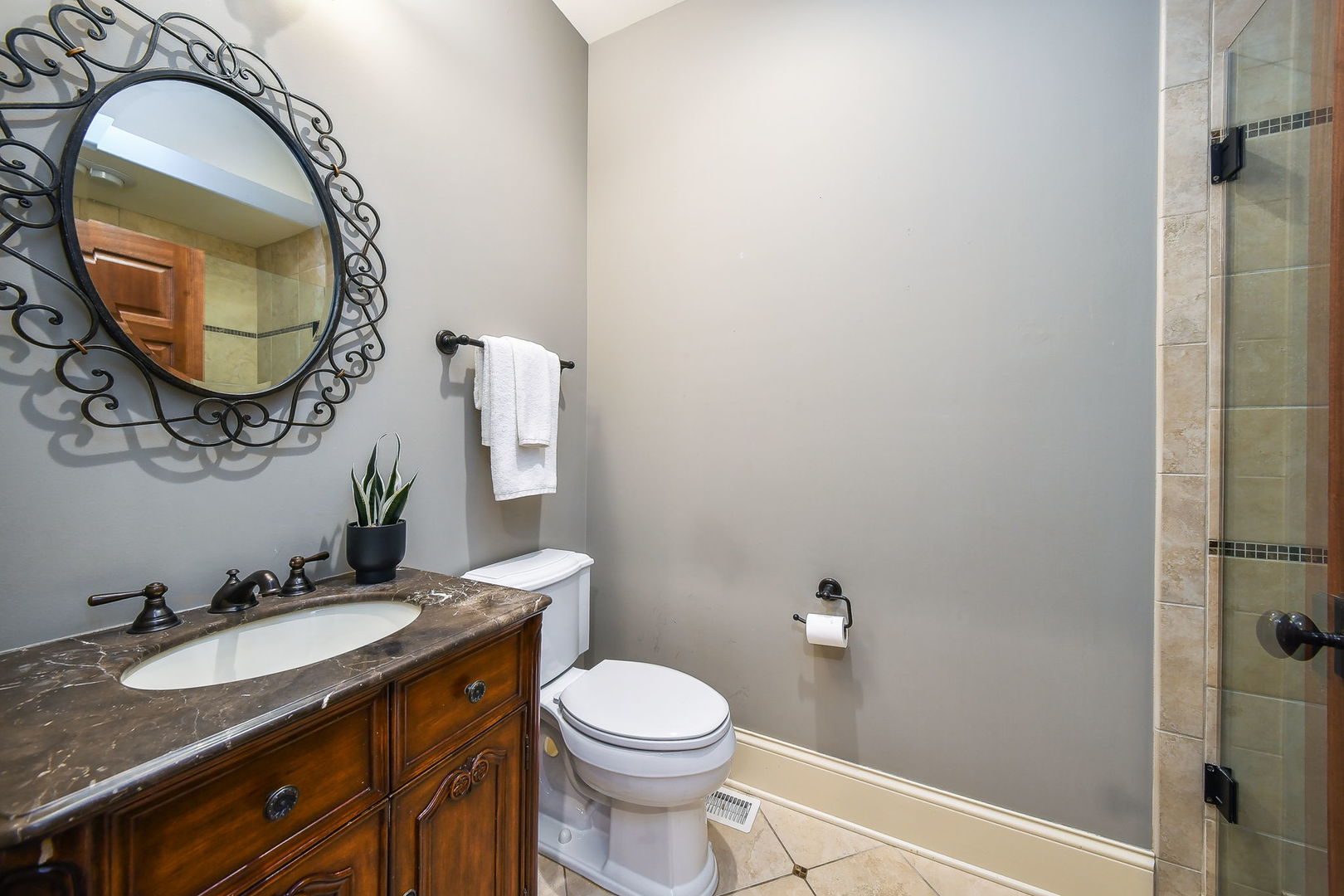 605 Thornwood Drive Property Photo 17