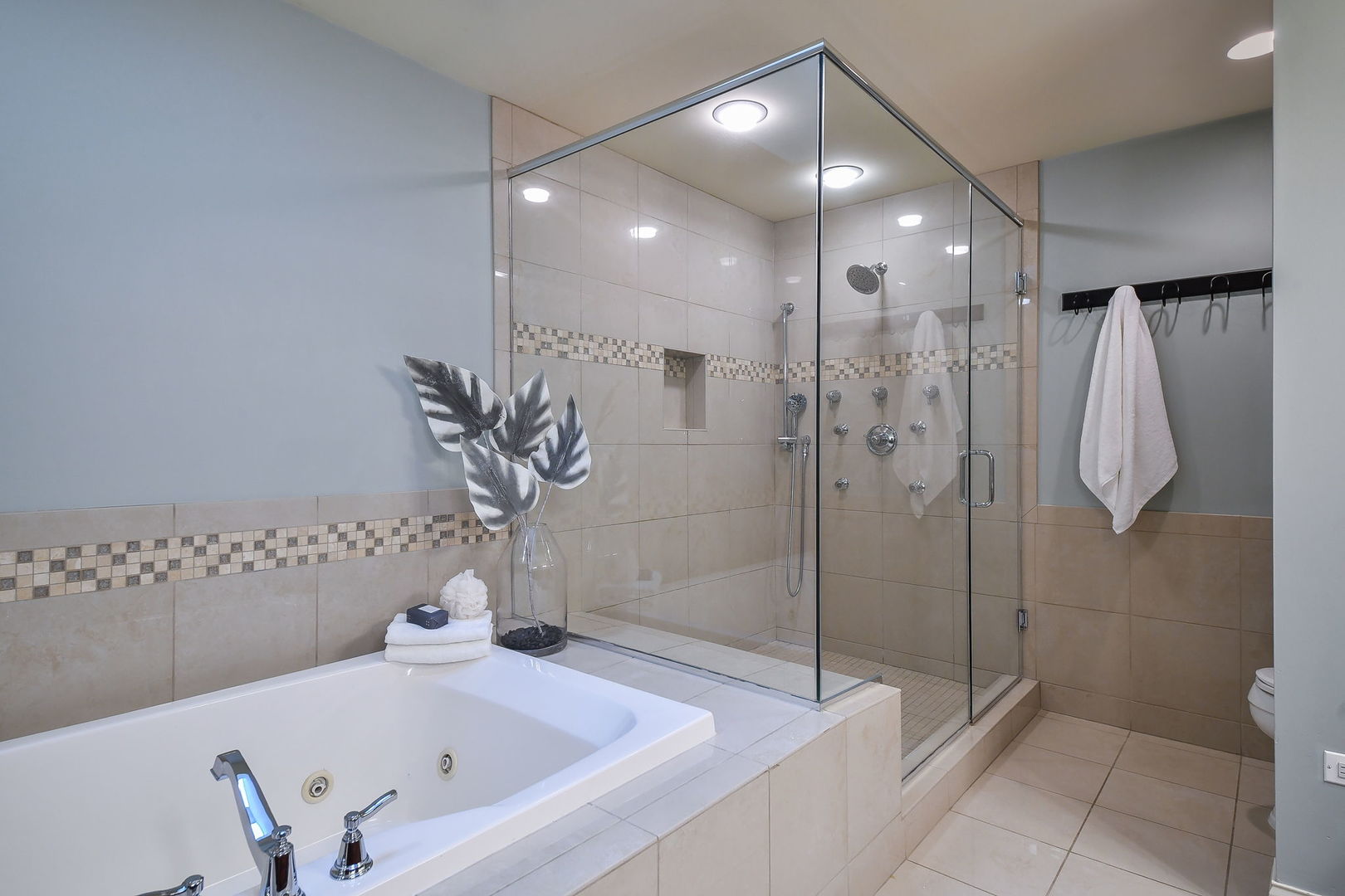 605 Thornwood Drive Property Photo 26