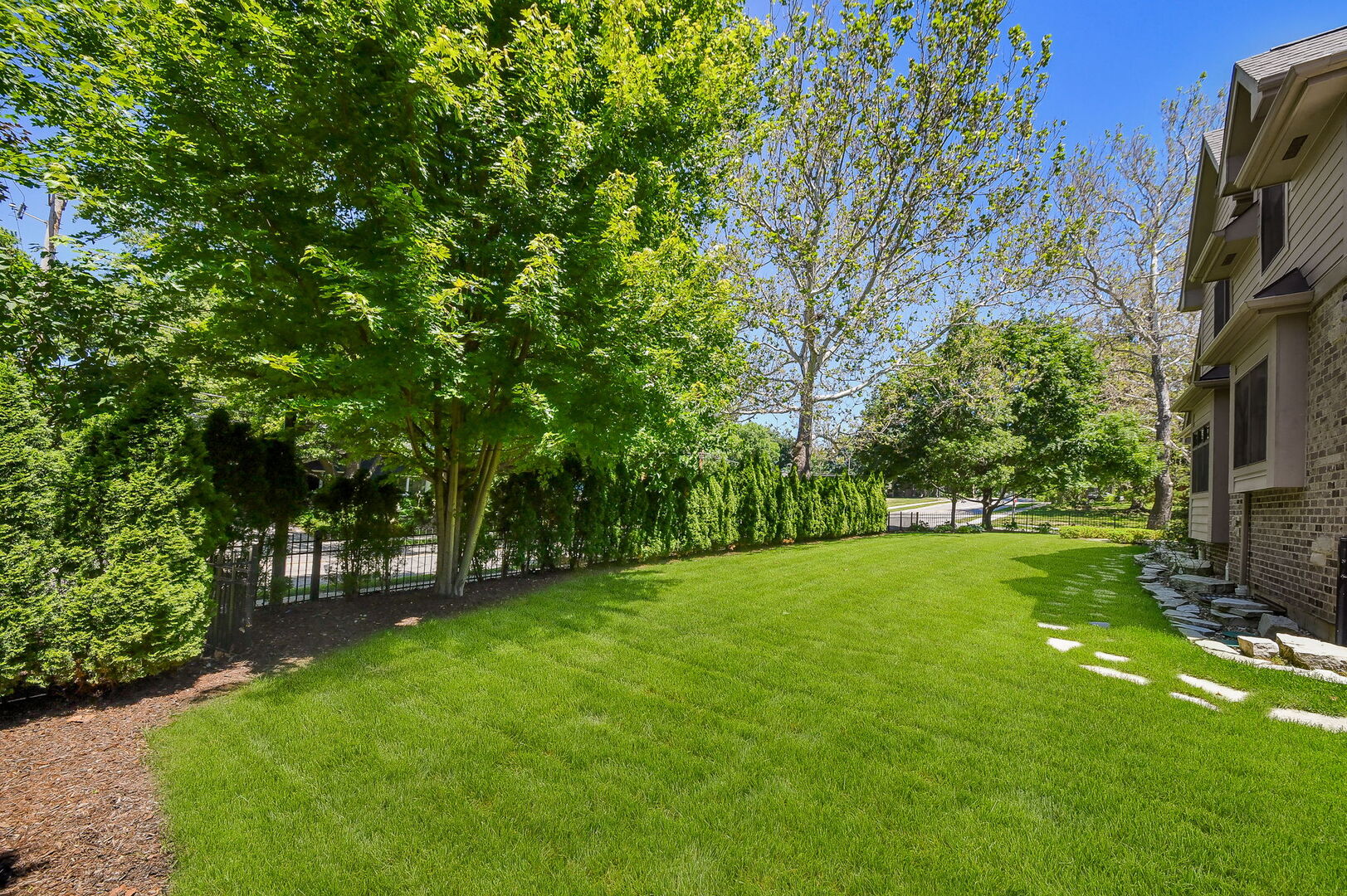 605 Thornwood Drive Property Photo 50