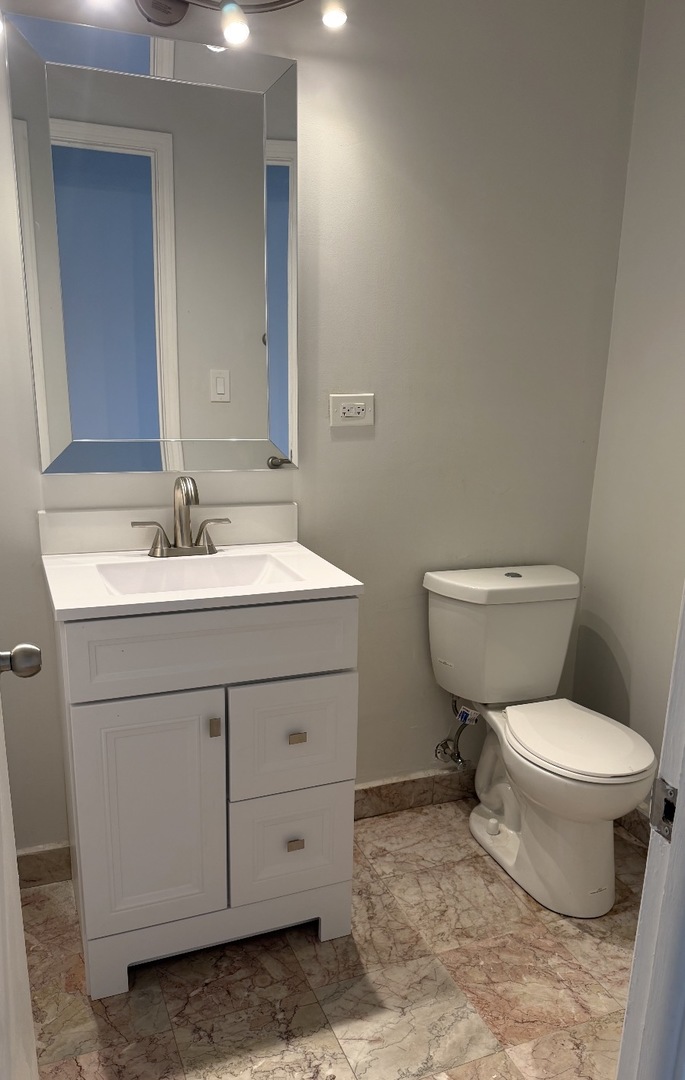 6325 N Sheridan Road 606 Property Photo 5