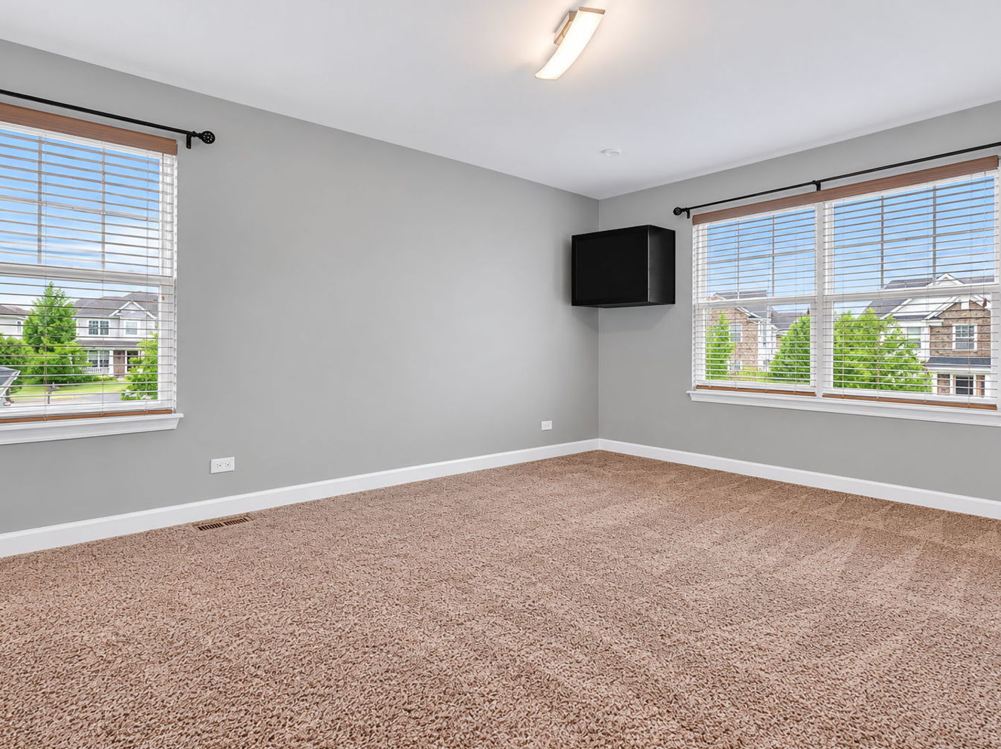 12807 Timber Wood Circle Property Photo 21