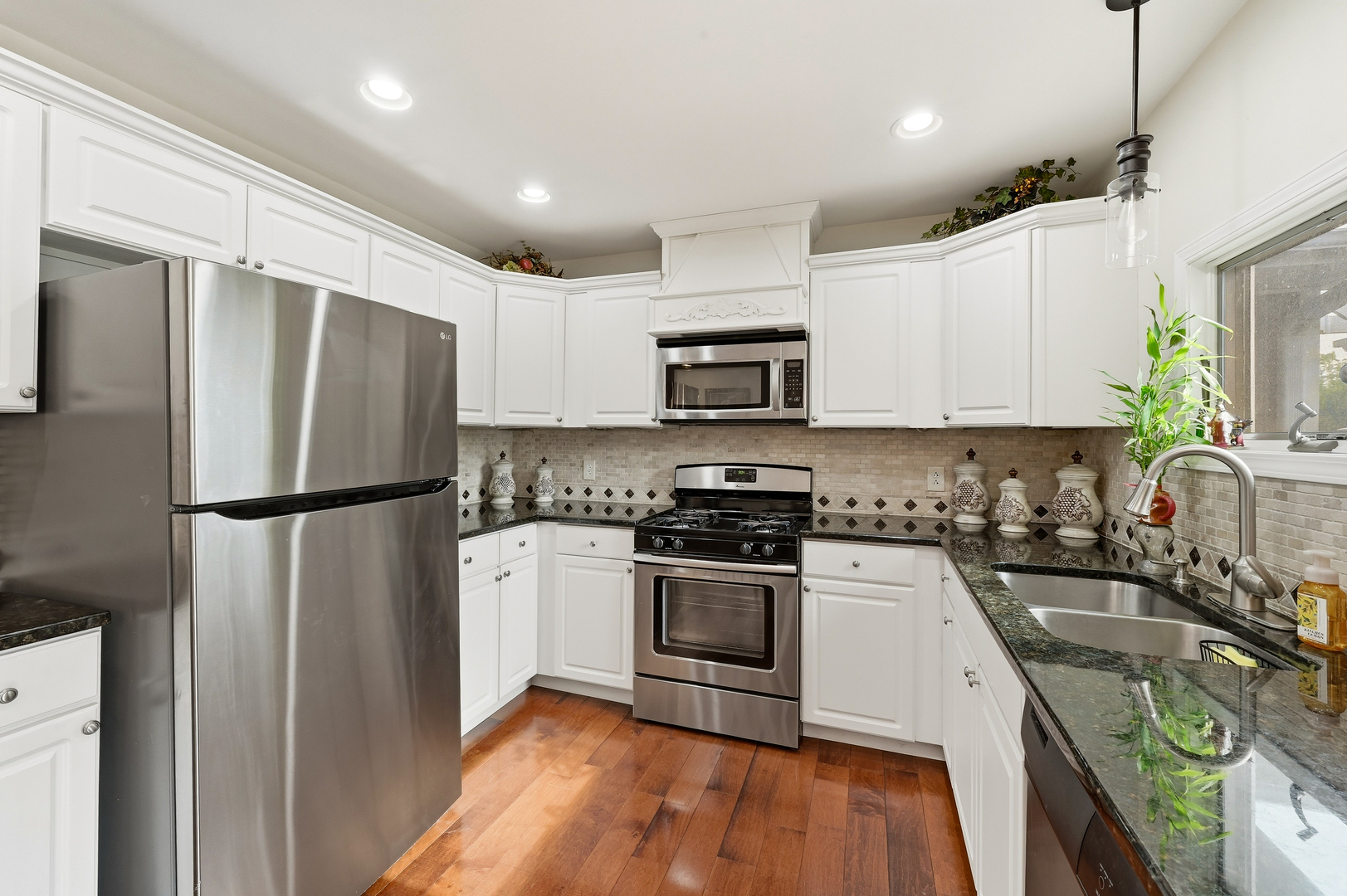 32 E Rickard Drive Property Photo 10