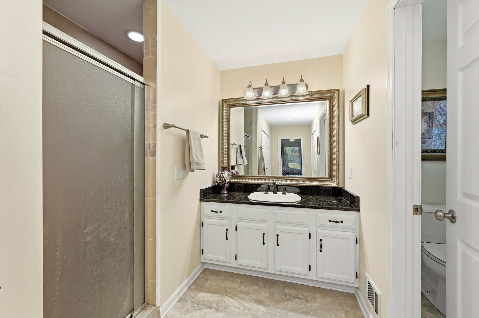 32 E Rickard Drive Property Photo 15
