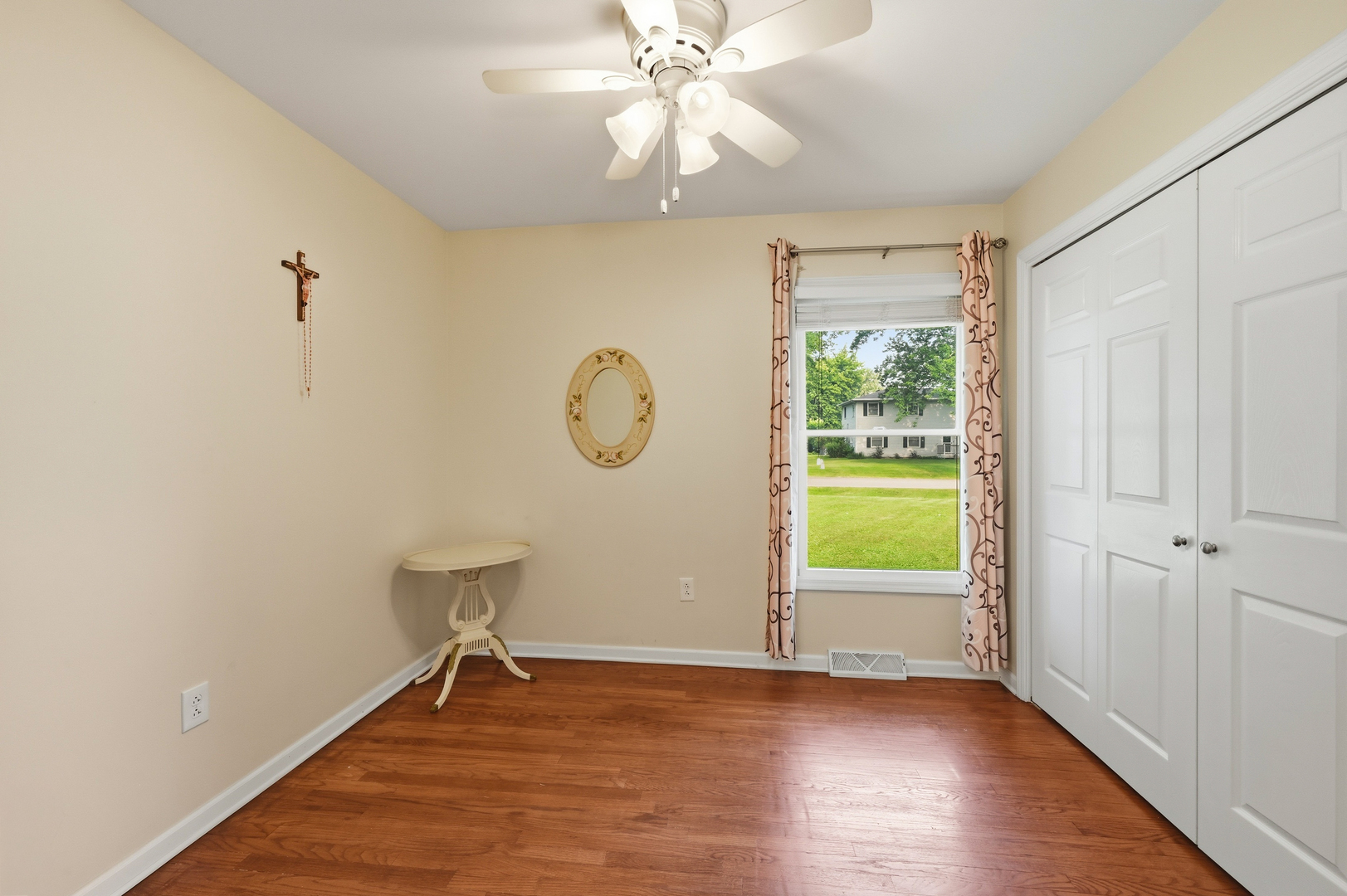 32 E Rickard Drive Property Photo 17