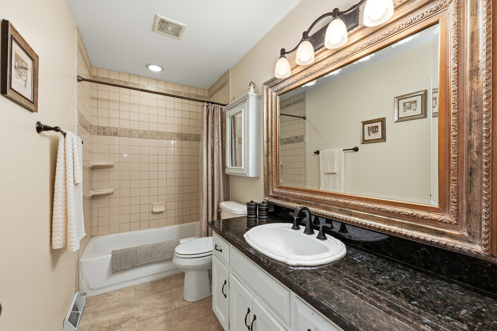 32 E Rickard Drive Property Photo 18