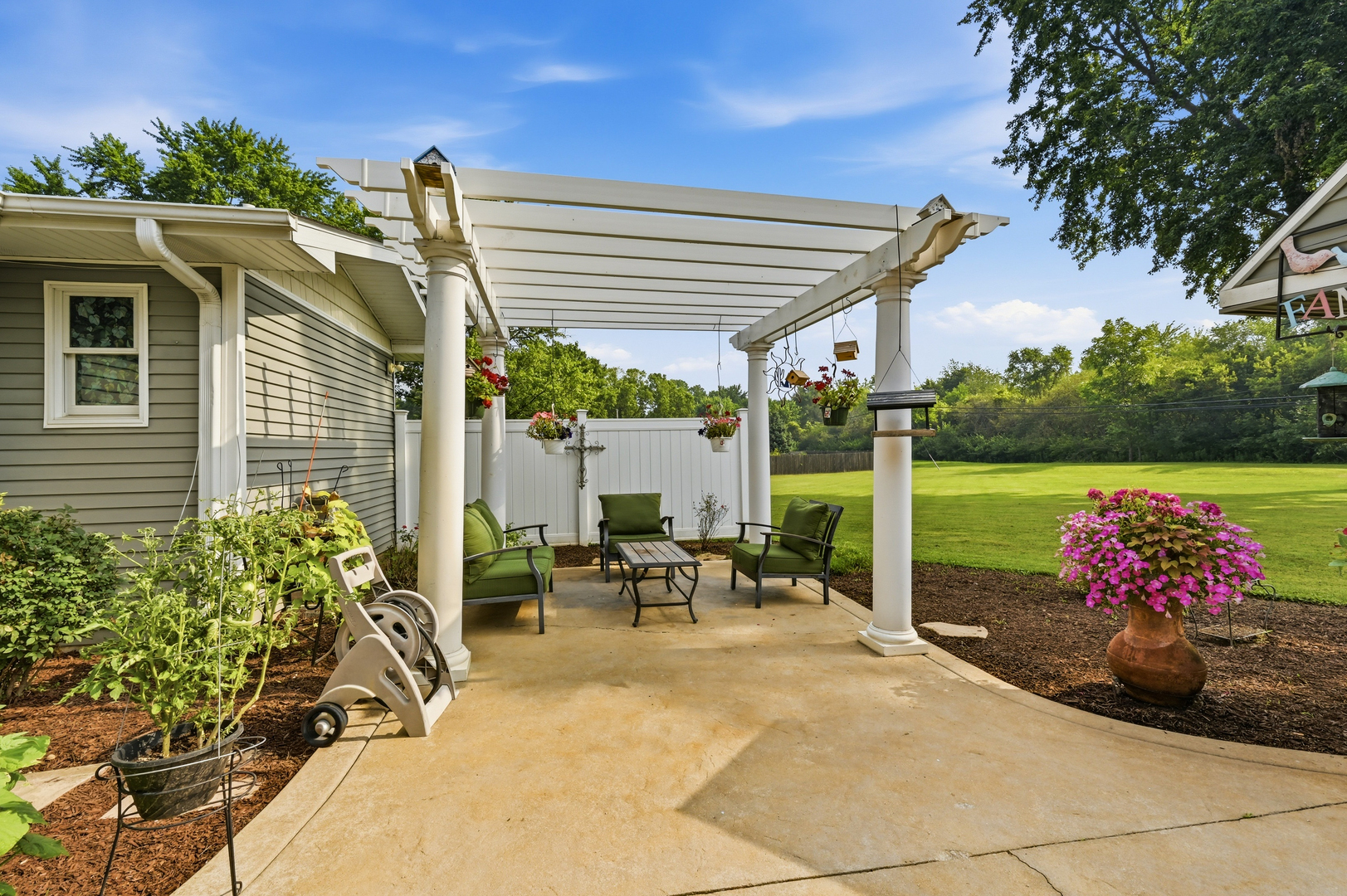 32 E Rickard Drive Property Photo 30