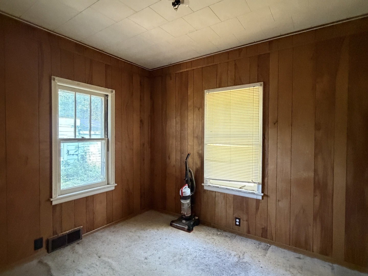 707 N Oakland Avenue Property Photo 7