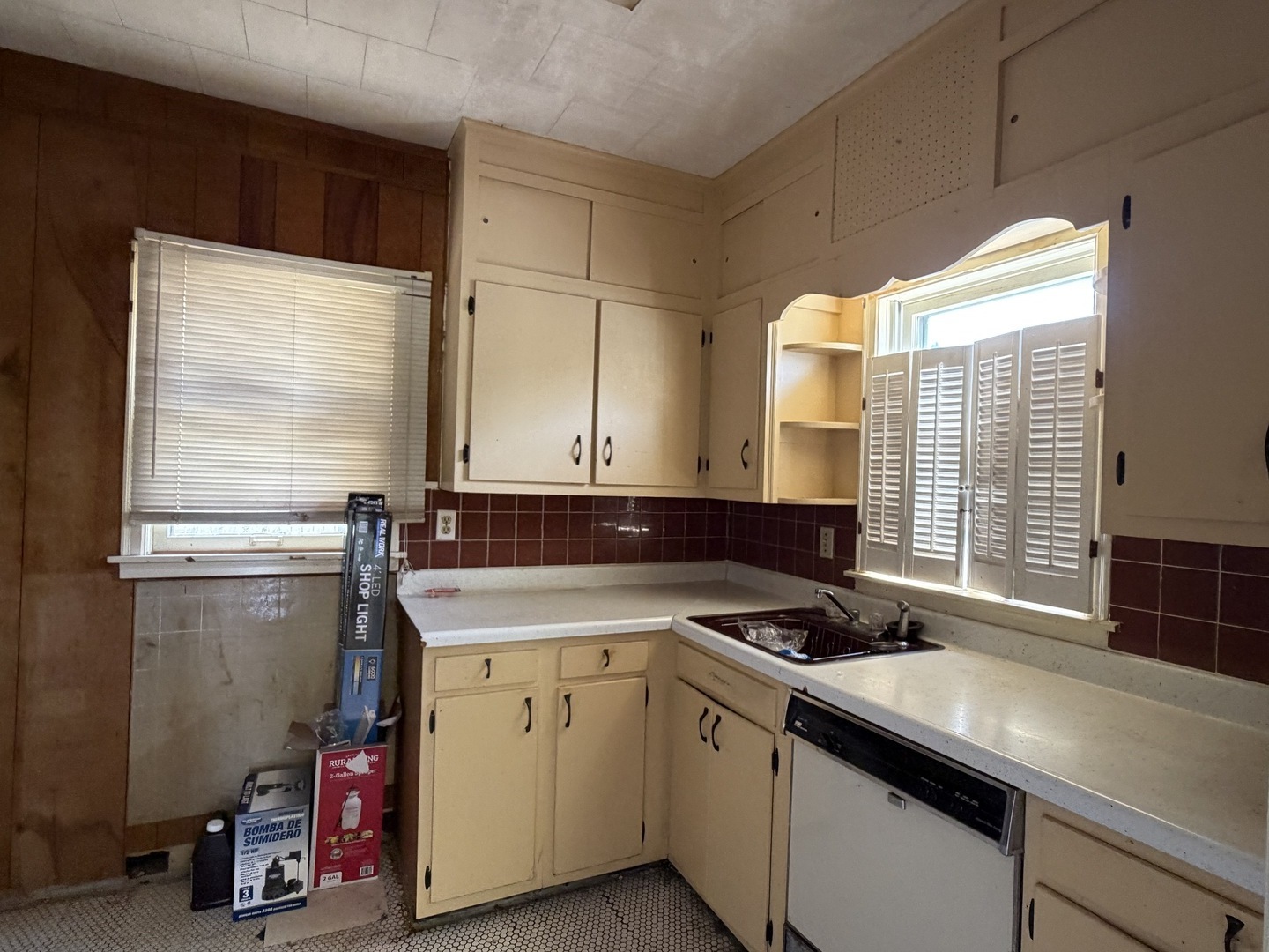 707 N Oakland Avenue Property Photo 10