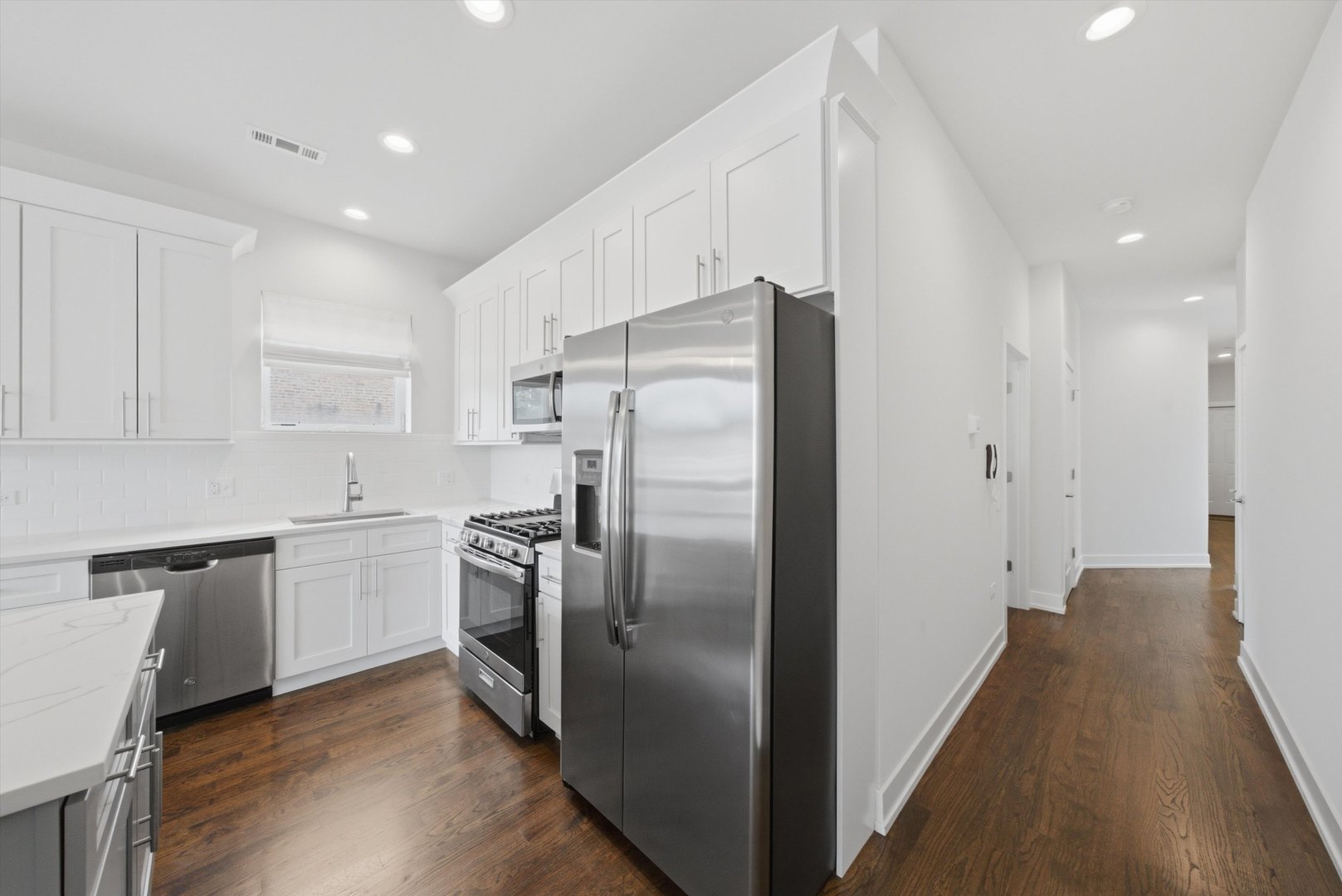 6606 S University Avenue 2 Property Photo 8